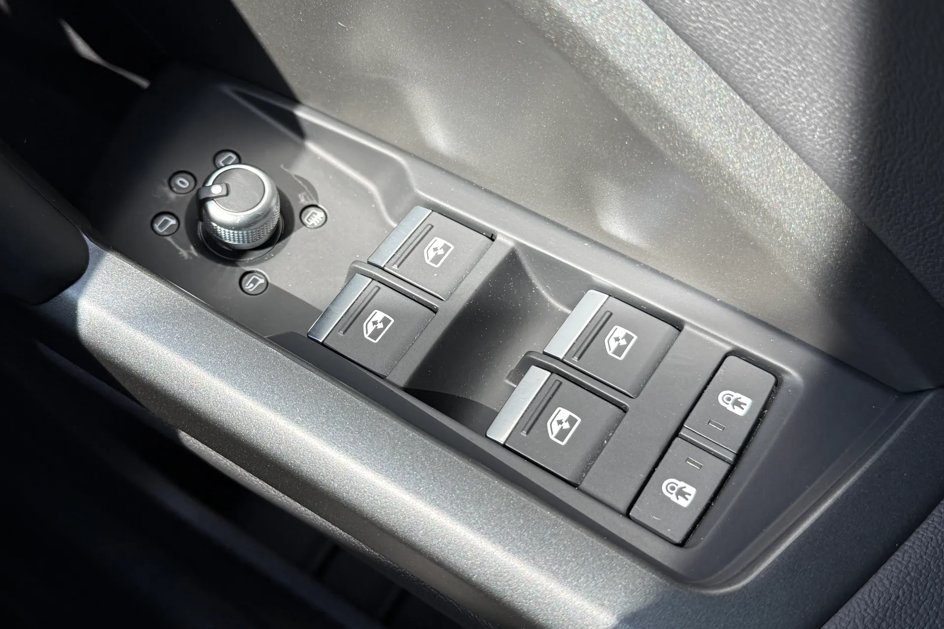 Audi Q3 thumbnail image number 20