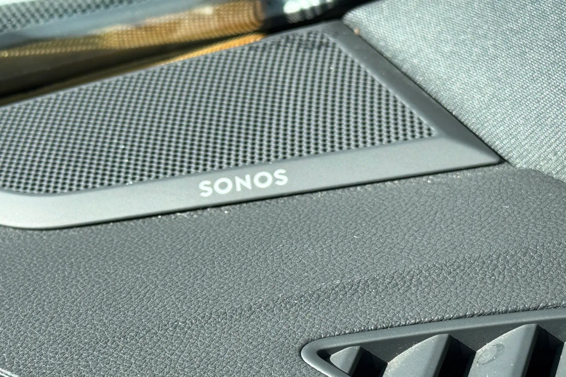 Audi Q3 thumbnail image number 9