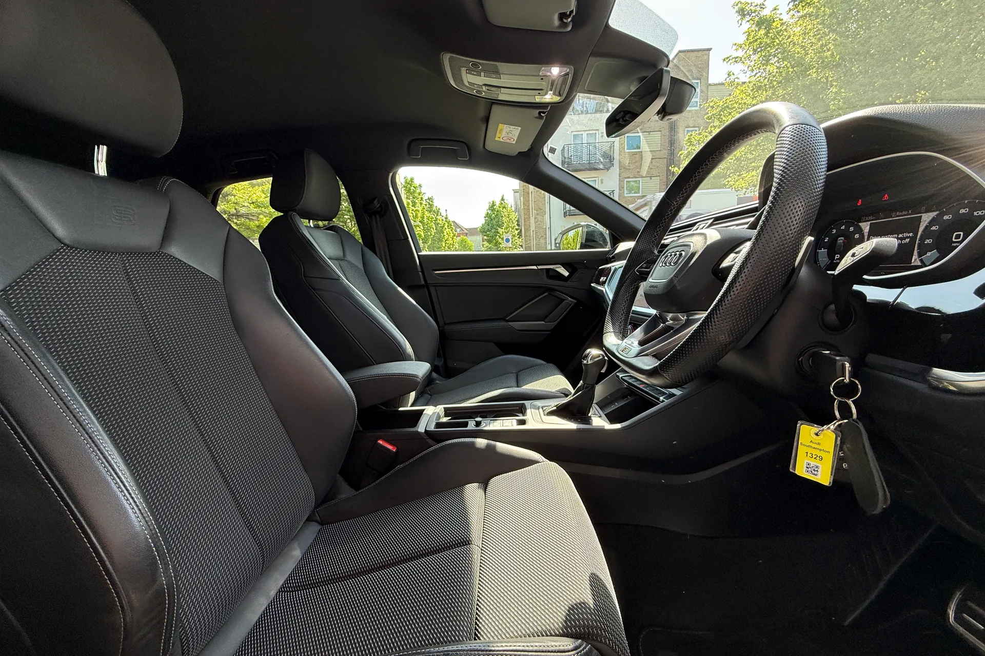Audi Q3 thumbnail image number 36