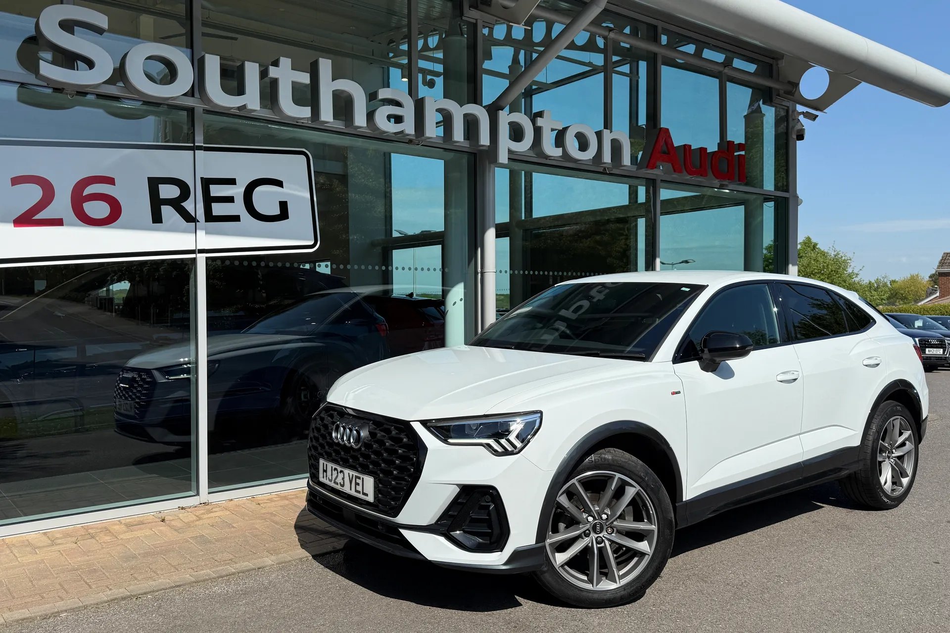 Audi Q3 thumbnail image number 61