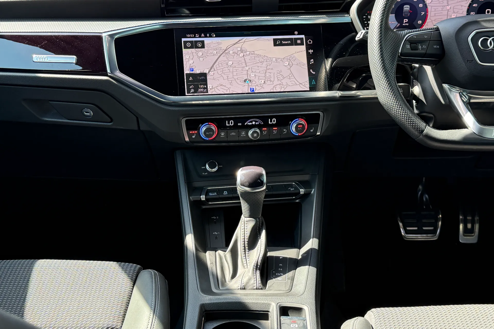 Audi Q3 thumbnail image number 45
