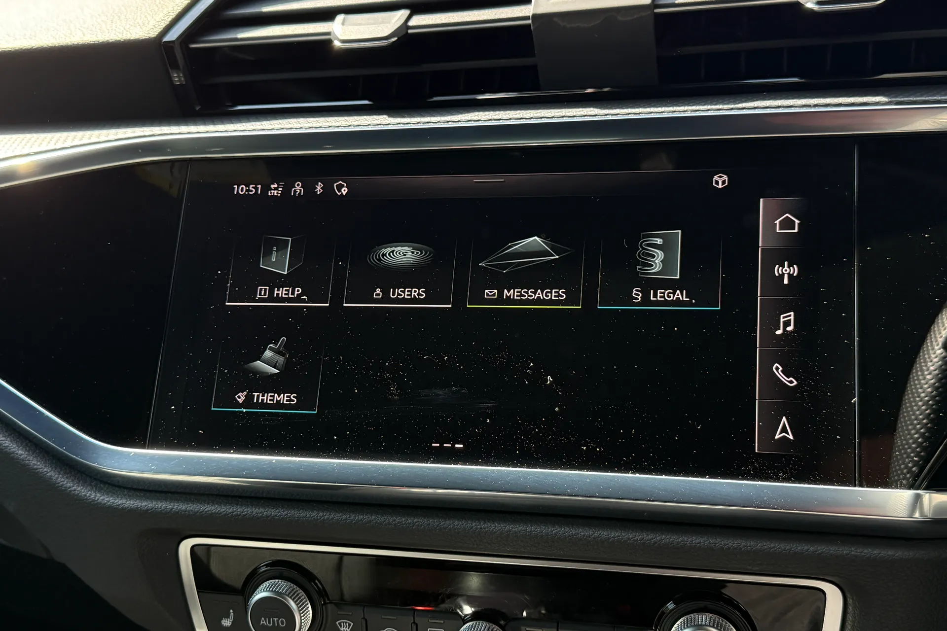 Audi Q3 thumbnail image number 22