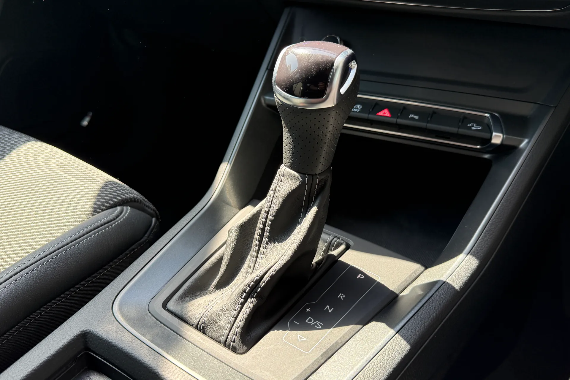 Audi Q3 thumbnail image number 27