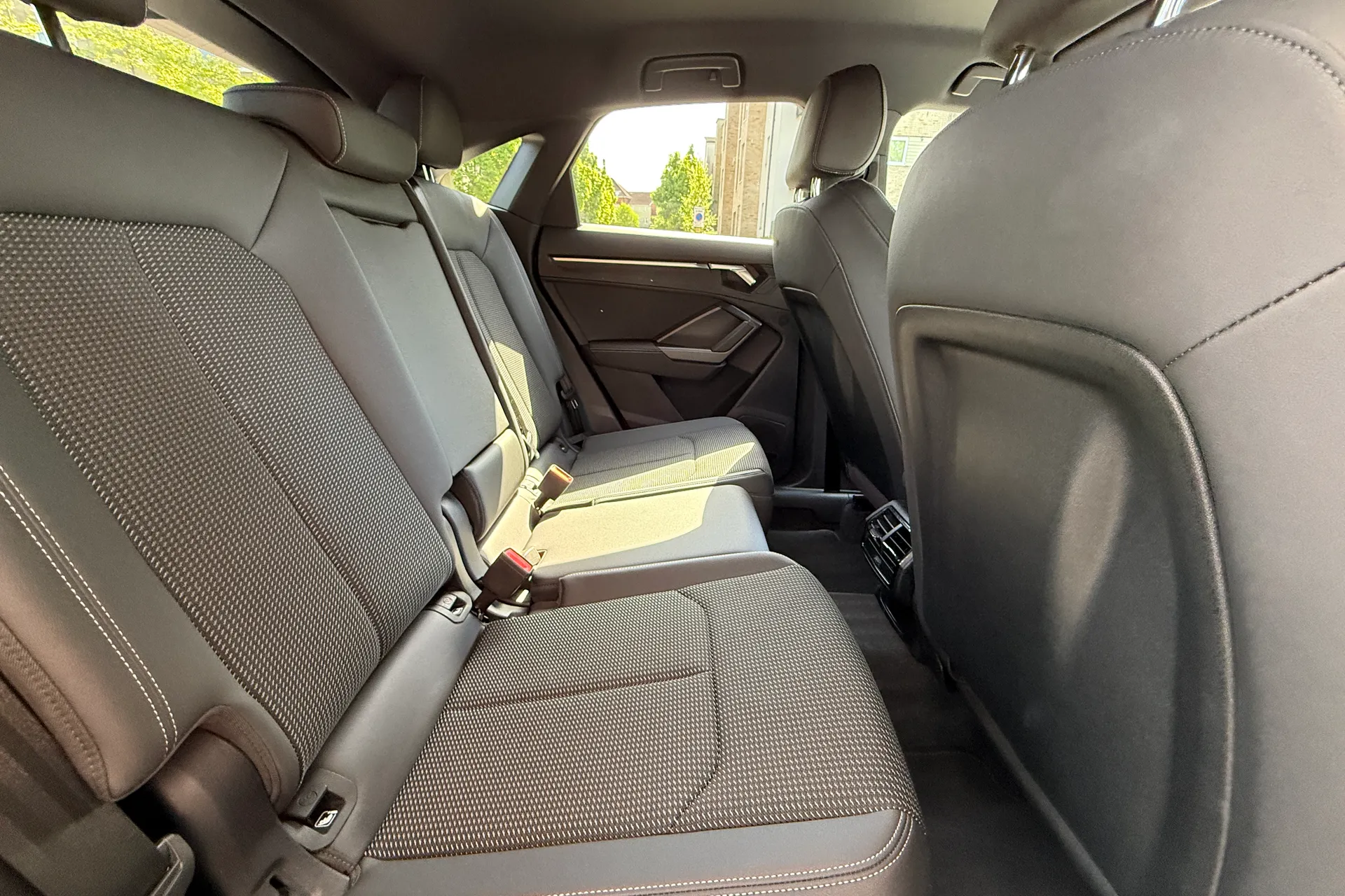 Audi Q3 thumbnail image number 43