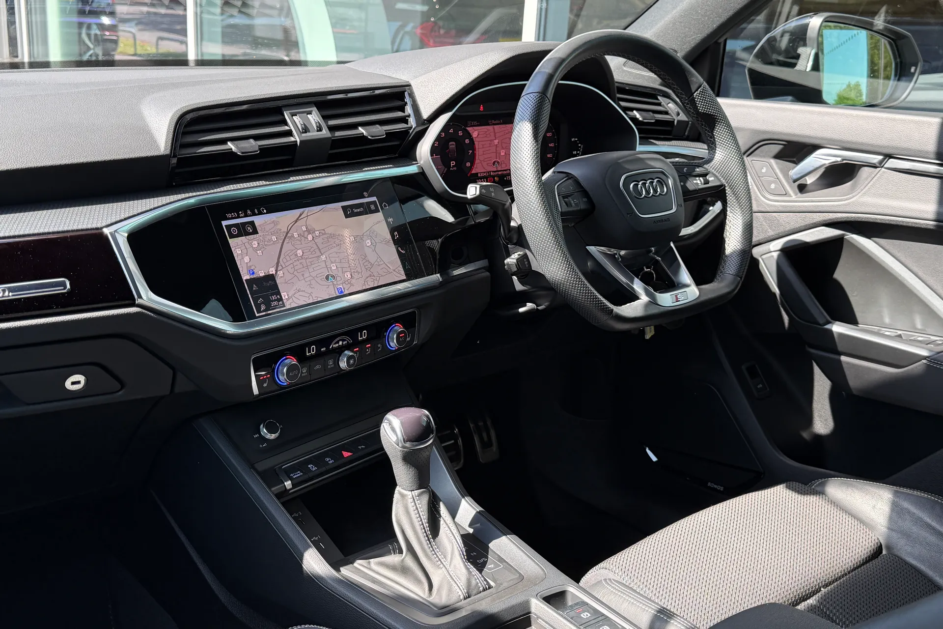 Audi Q3 thumbnail image number 55