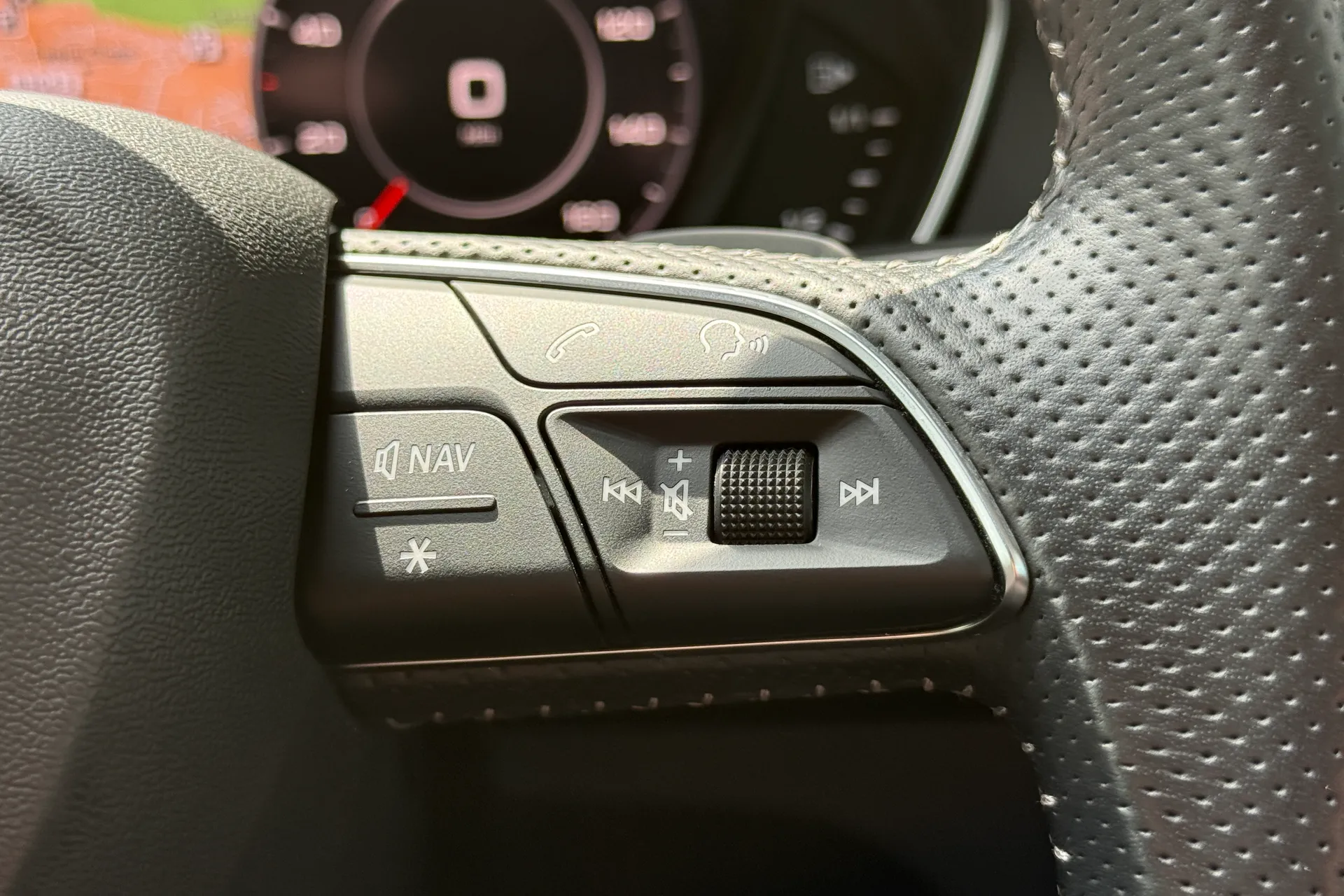 Audi Q5 thumbnail image number 23