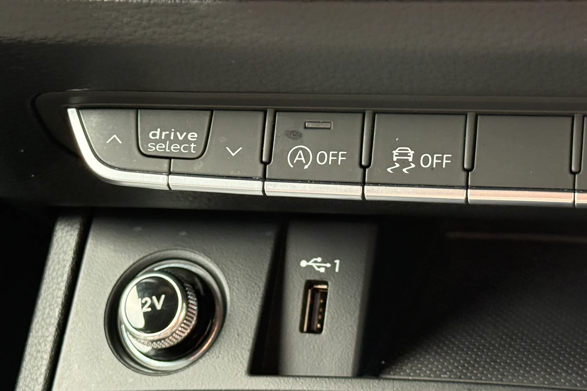 Audi Q5 thumbnail image number 16