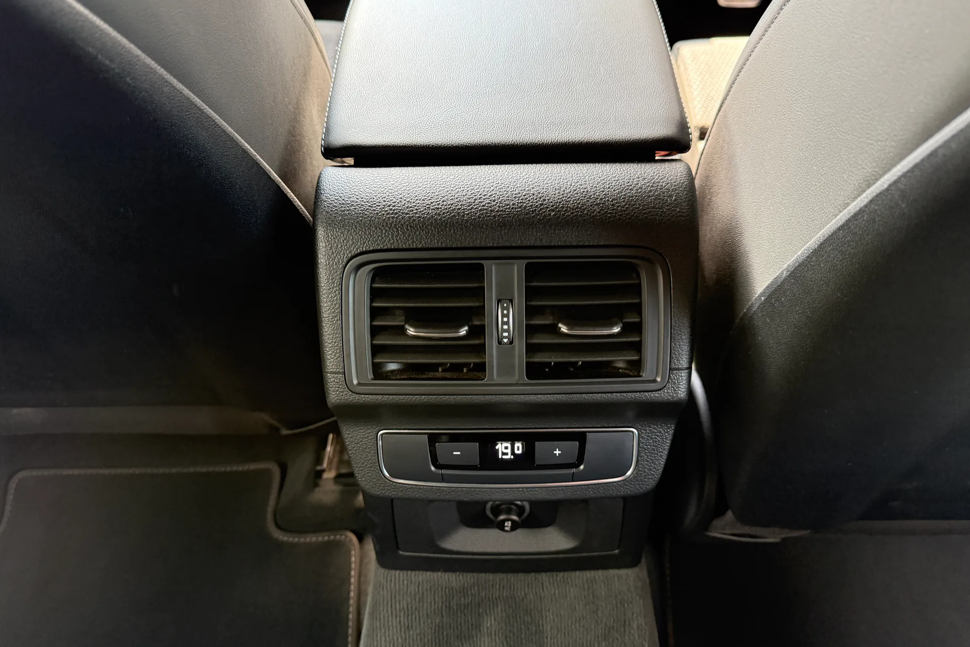 Audi Q5 thumbnail image number 51