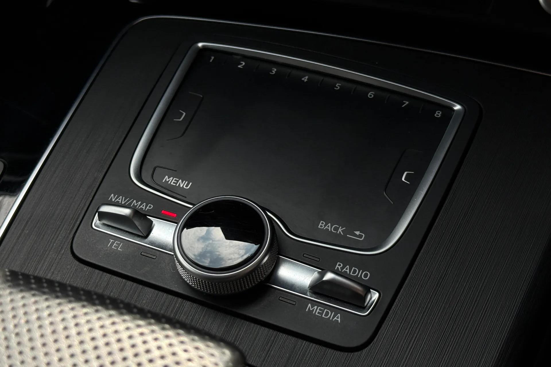 Audi Q5 thumbnail image number 34