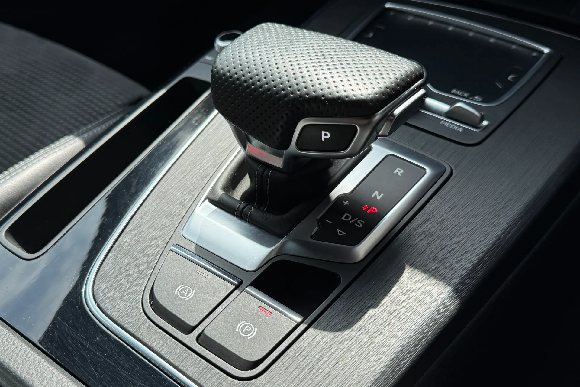 Audi Q5 thumbnail image number 30