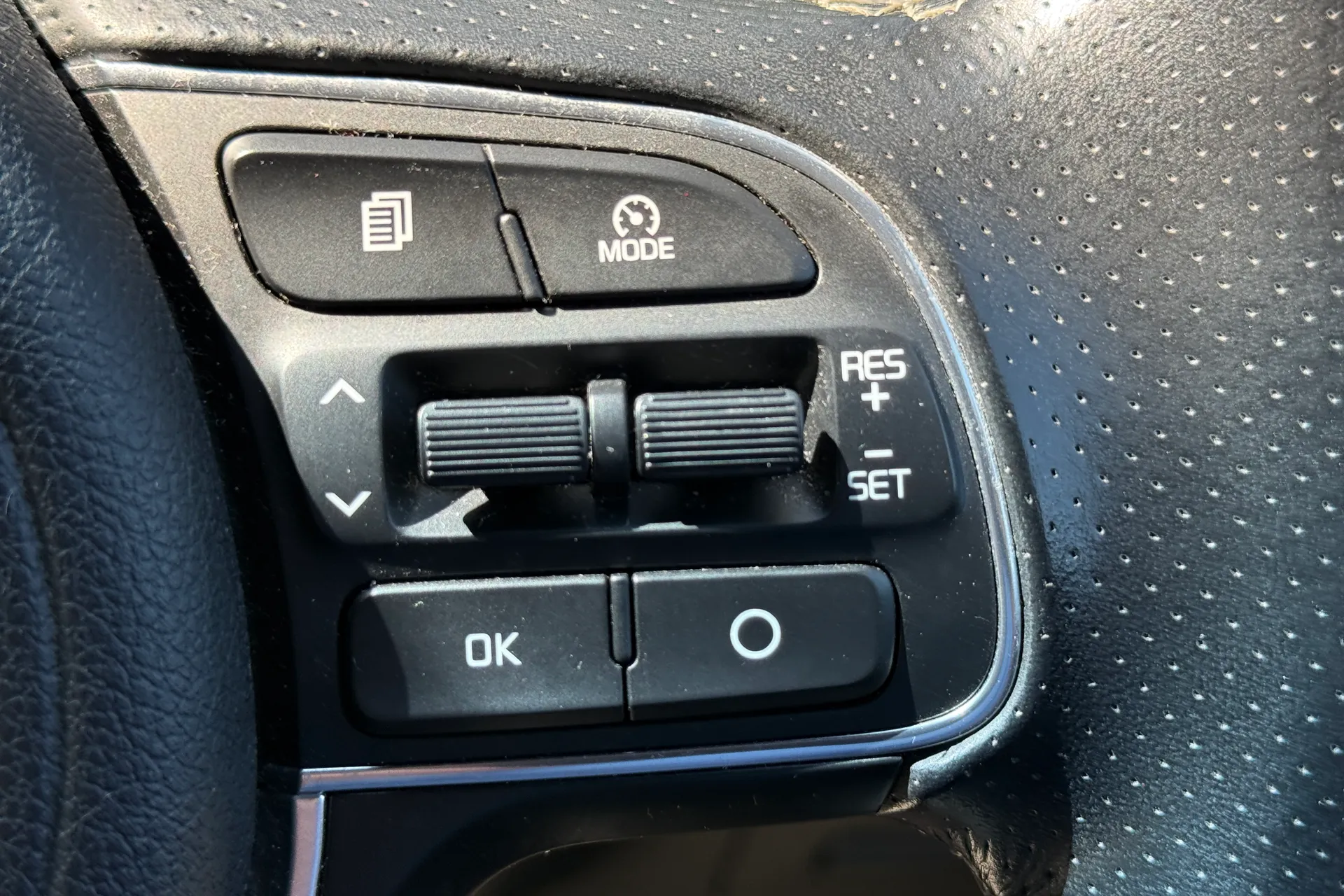 KIA SPORTAGE thumbnail image number 21