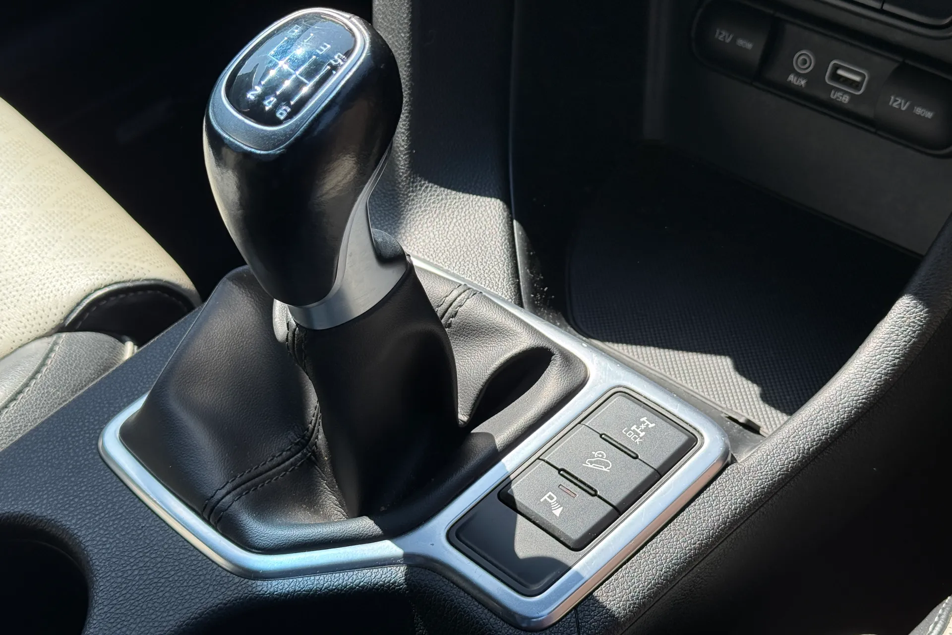 KIA SPORTAGE thumbnail image number 25