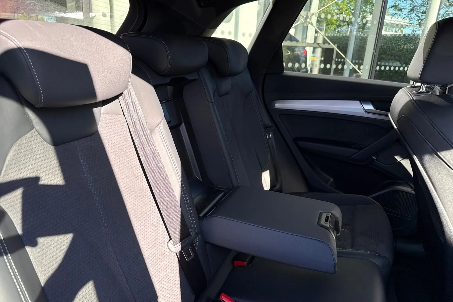 Audi Q5 thumbnail image number 36