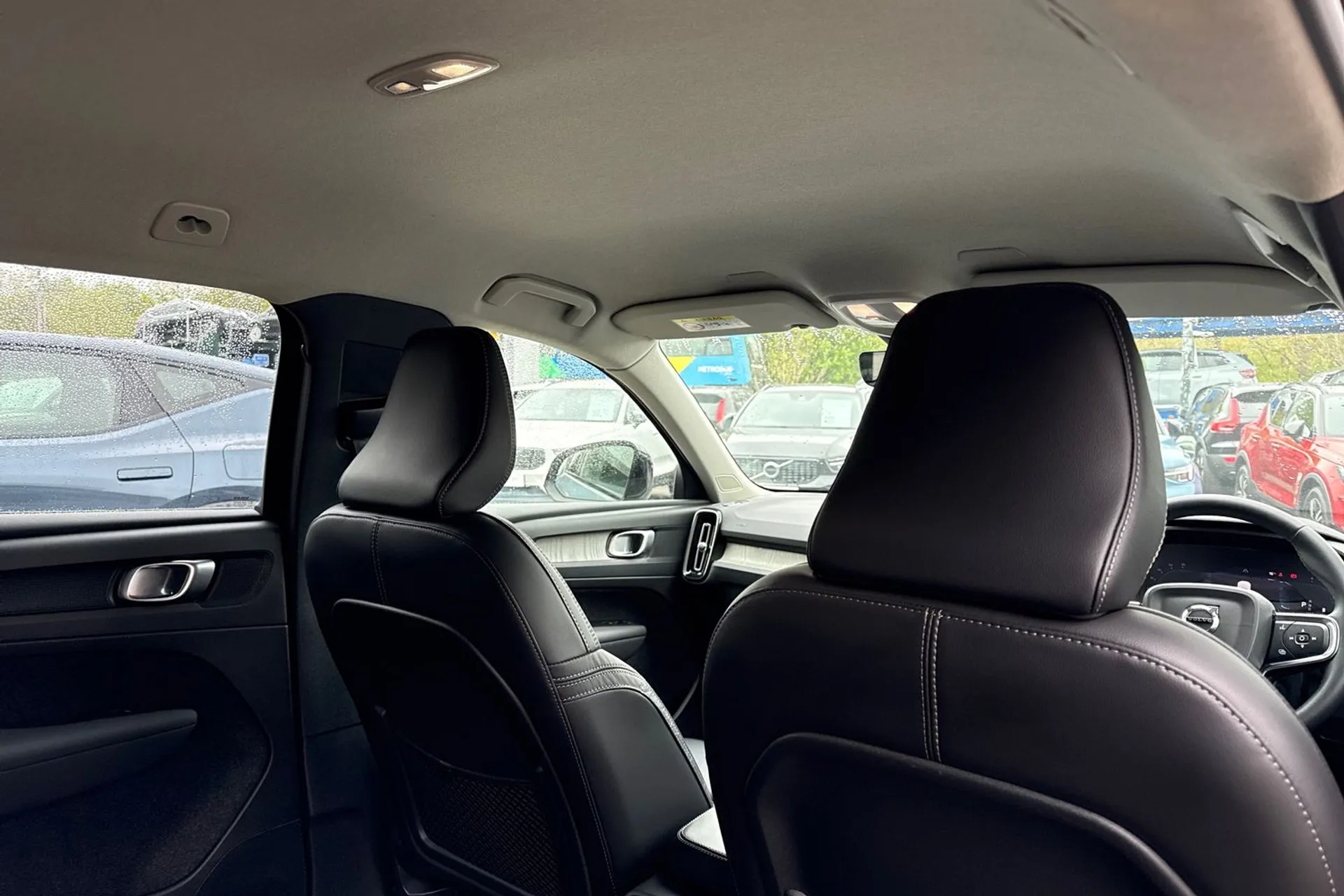 Volvo XC40 thumbnail image number 24