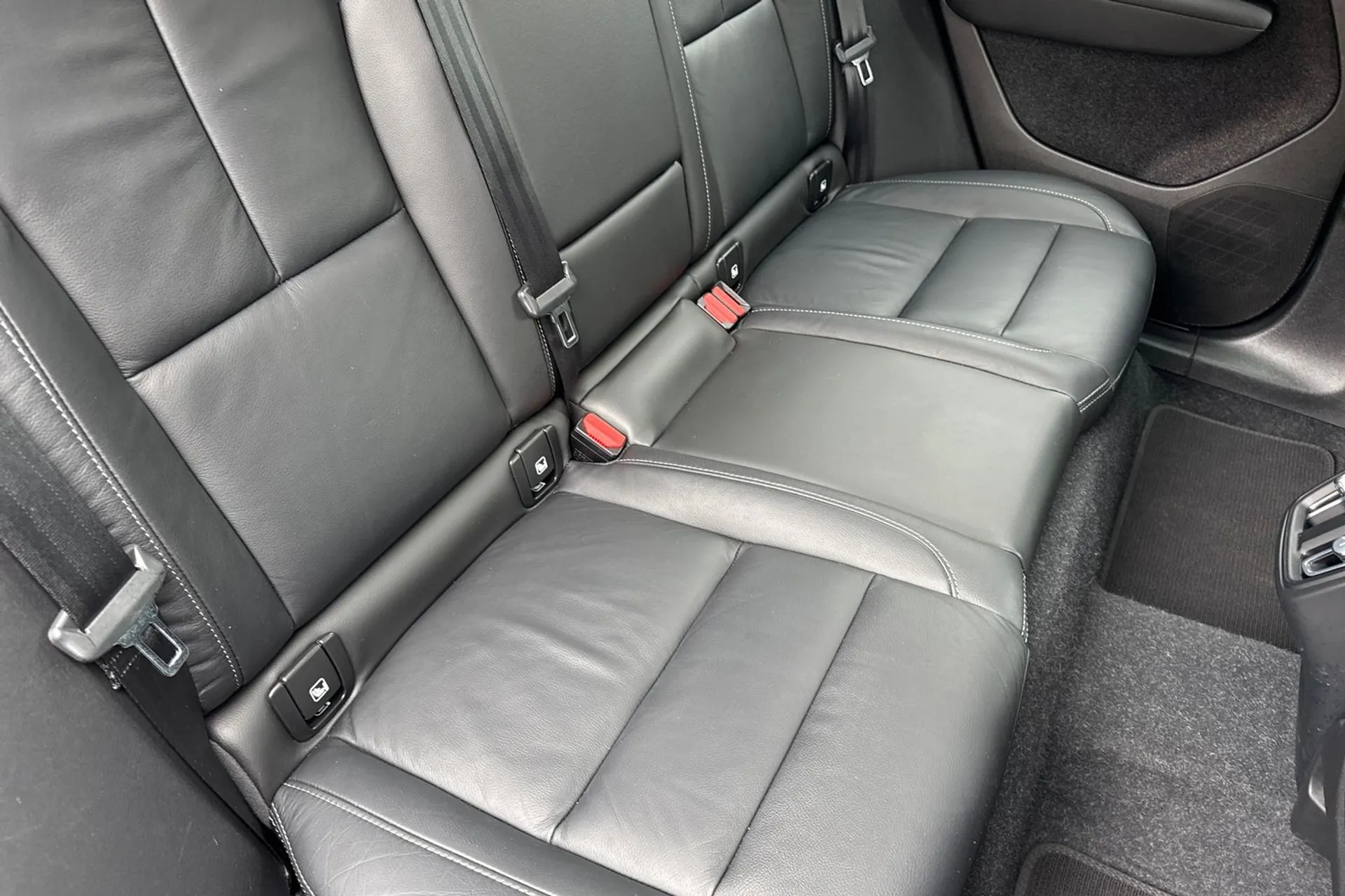 Volvo XC40 thumbnail image number 25