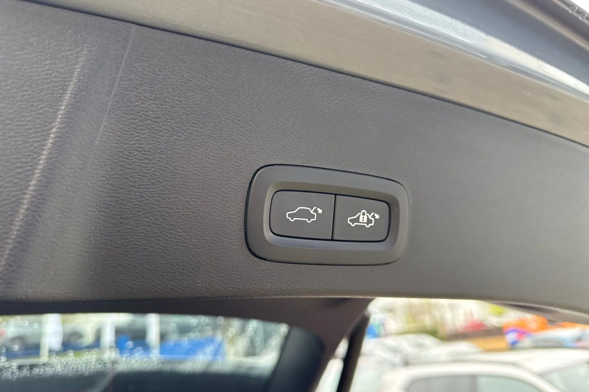 Volvo XC40 thumbnail image number 21