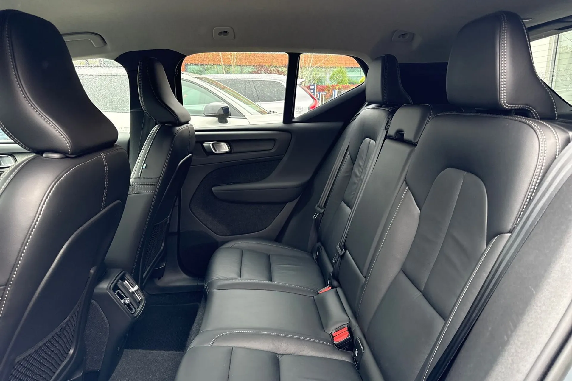 Volvo XC40 thumbnail image number 30