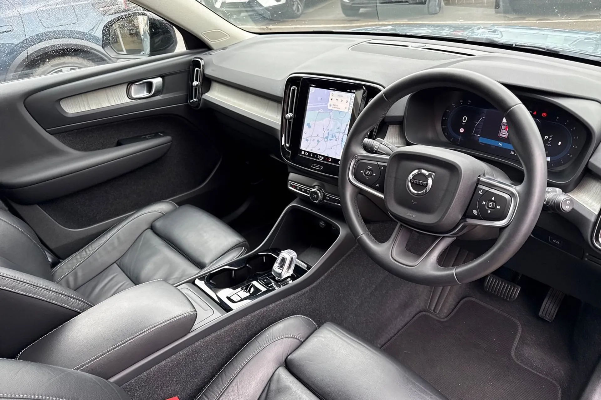 Volvo XC40 thumbnail image number 6