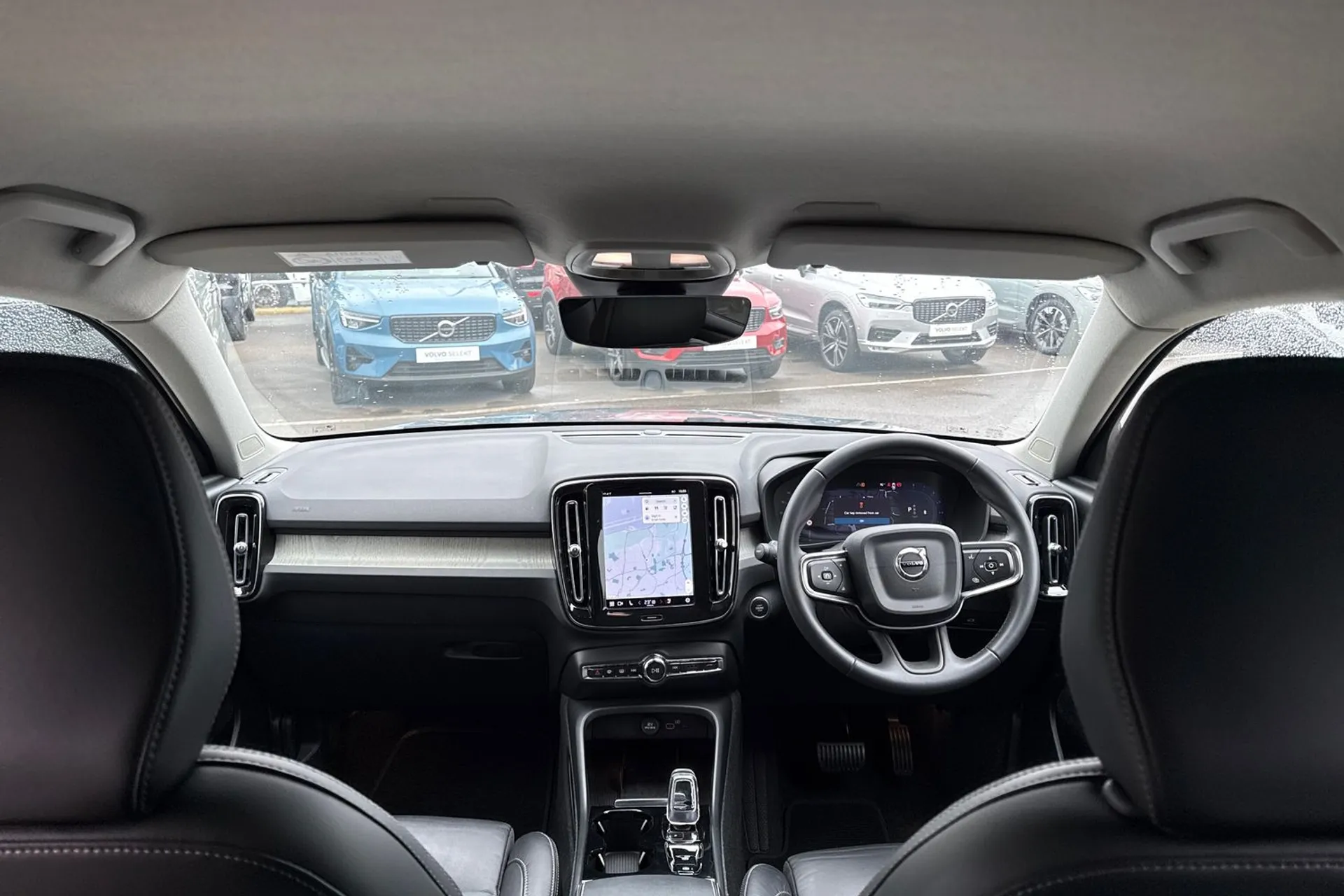 Volvo XC40 thumbnail image number 3