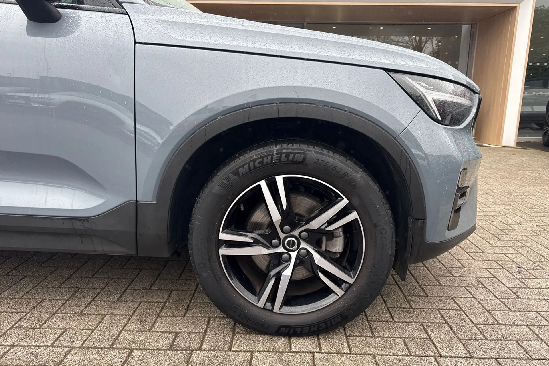 Volvo XC40 thumbnail image number 14