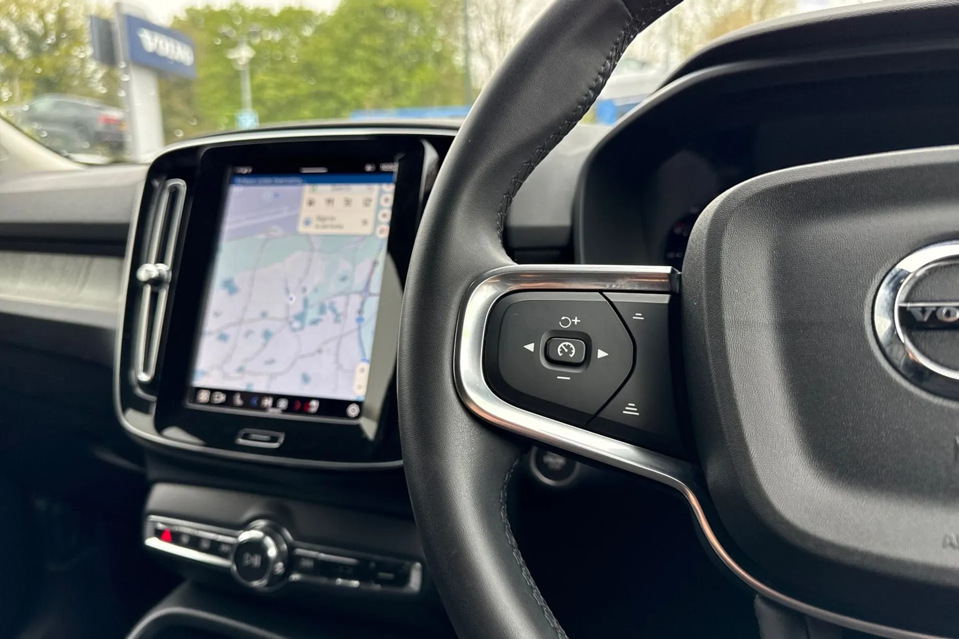 Volvo XC40 thumbnail image number 36