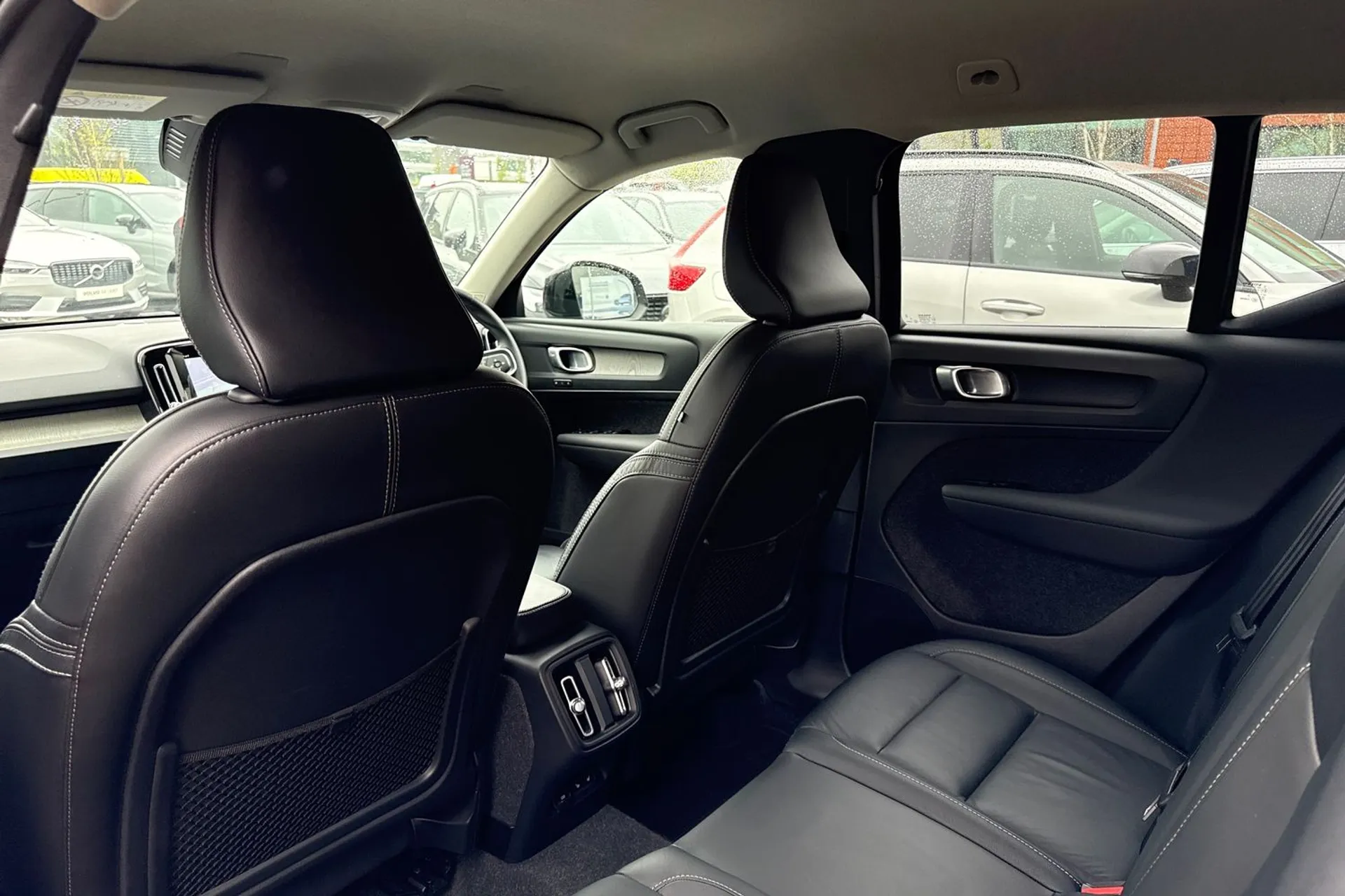 Volvo XC40 thumbnail image number 31