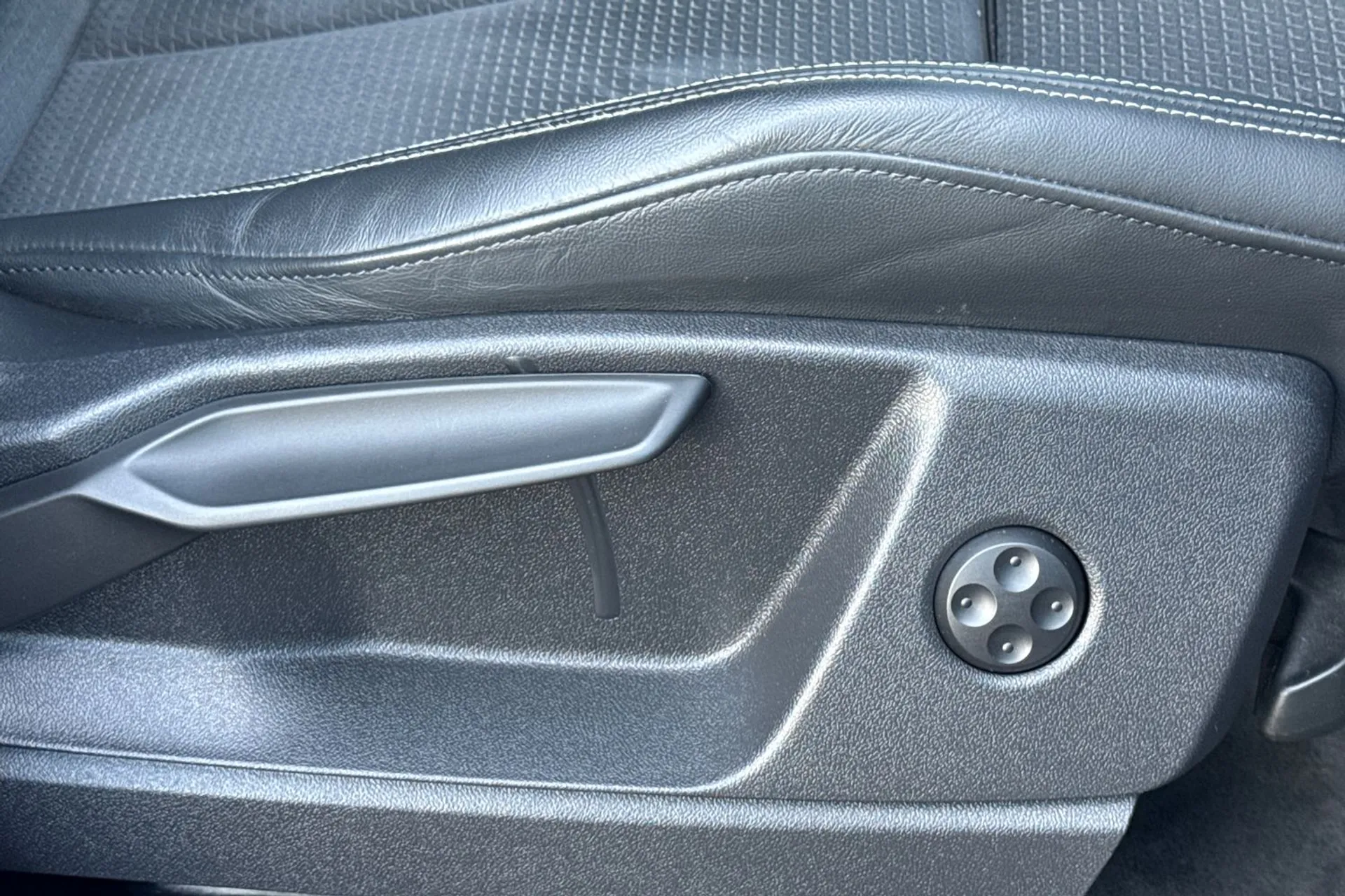 Audi Q5 thumbnail image number 40