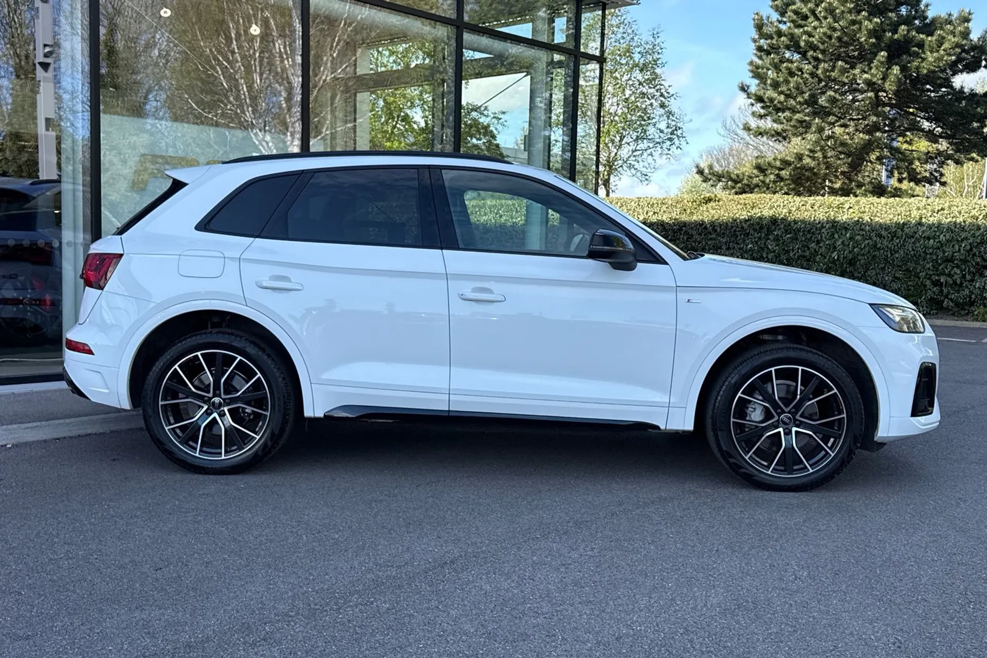 Audi Q5 thumbnail image number 2