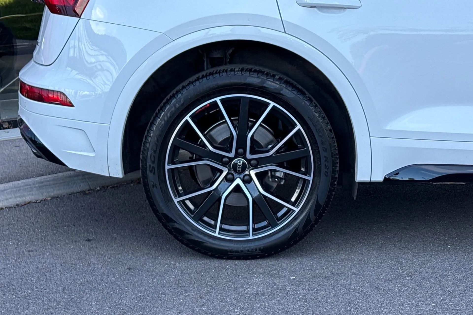 Audi Q5 thumbnail image number 19