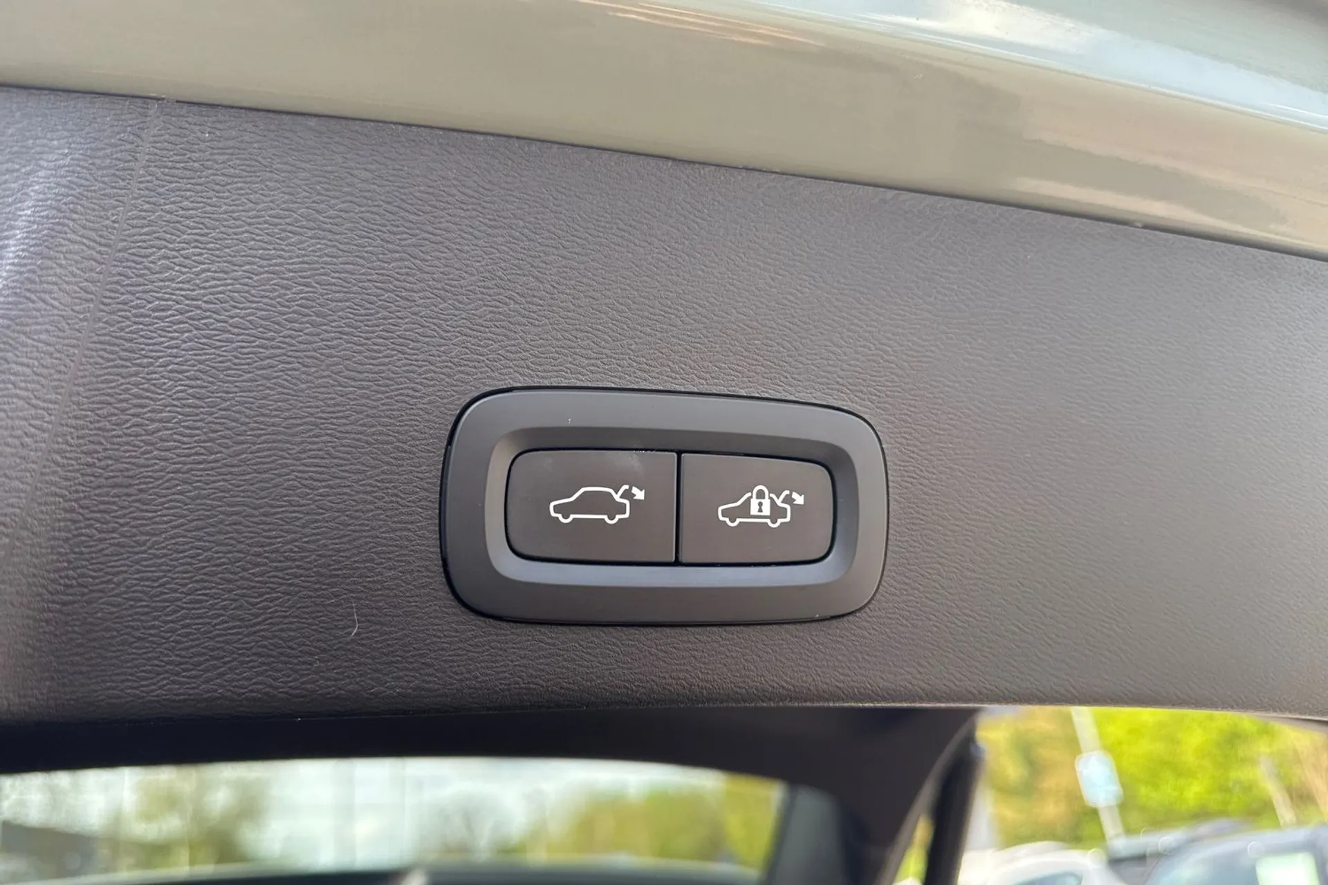 Volvo XC40 thumbnail image number 21