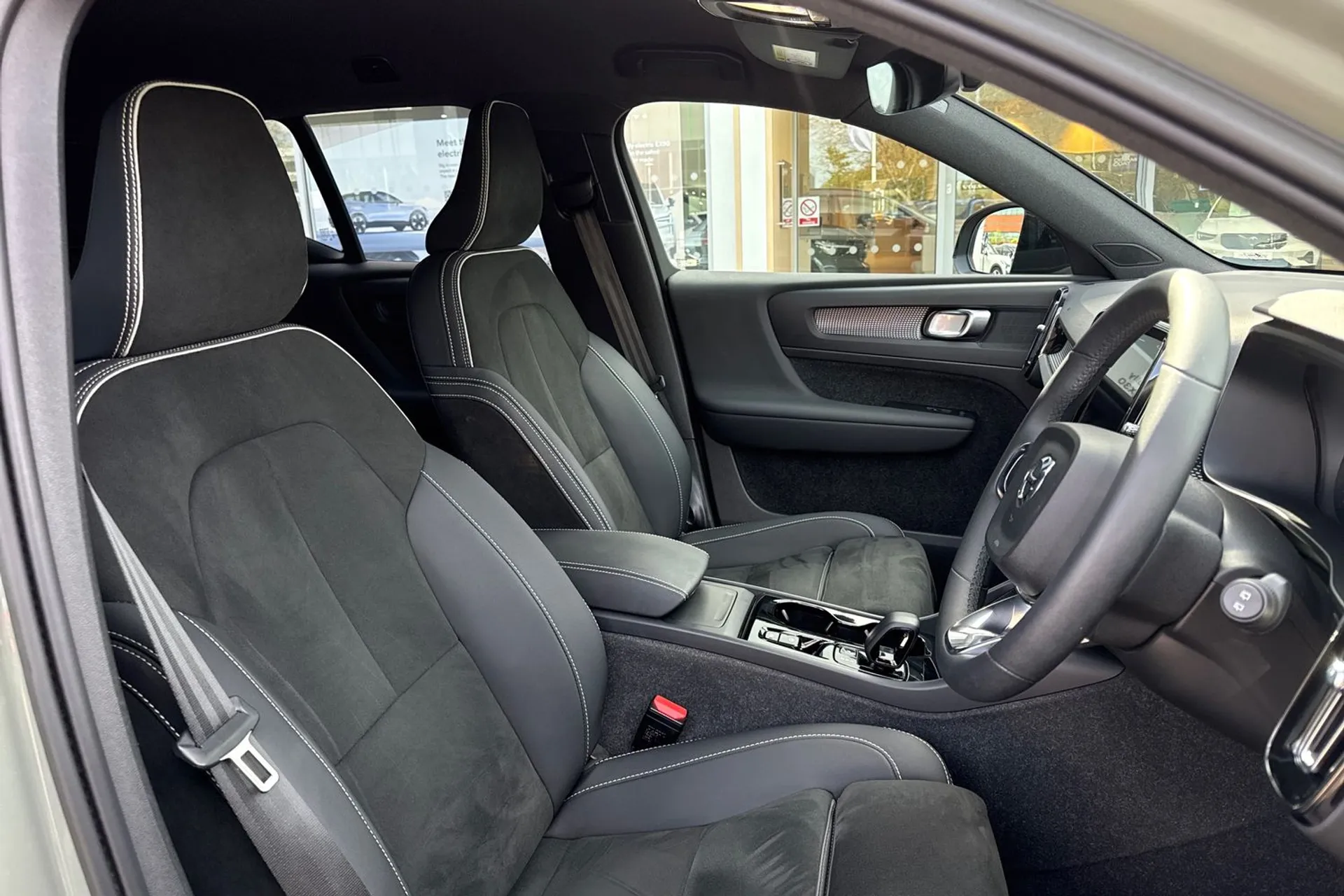 Volvo XC40 thumbnail image number 26