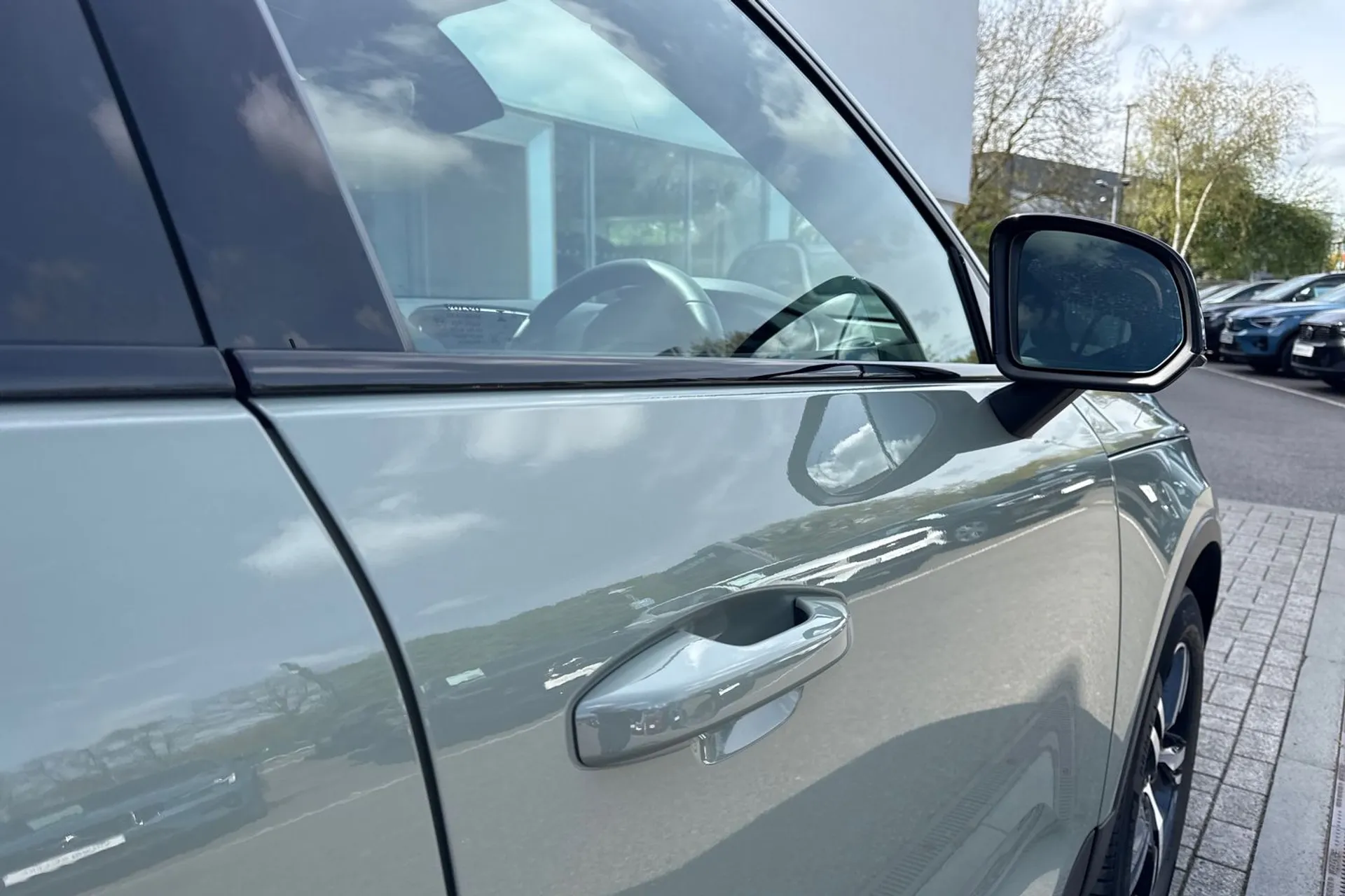 Volvo XC40 thumbnail image number 17