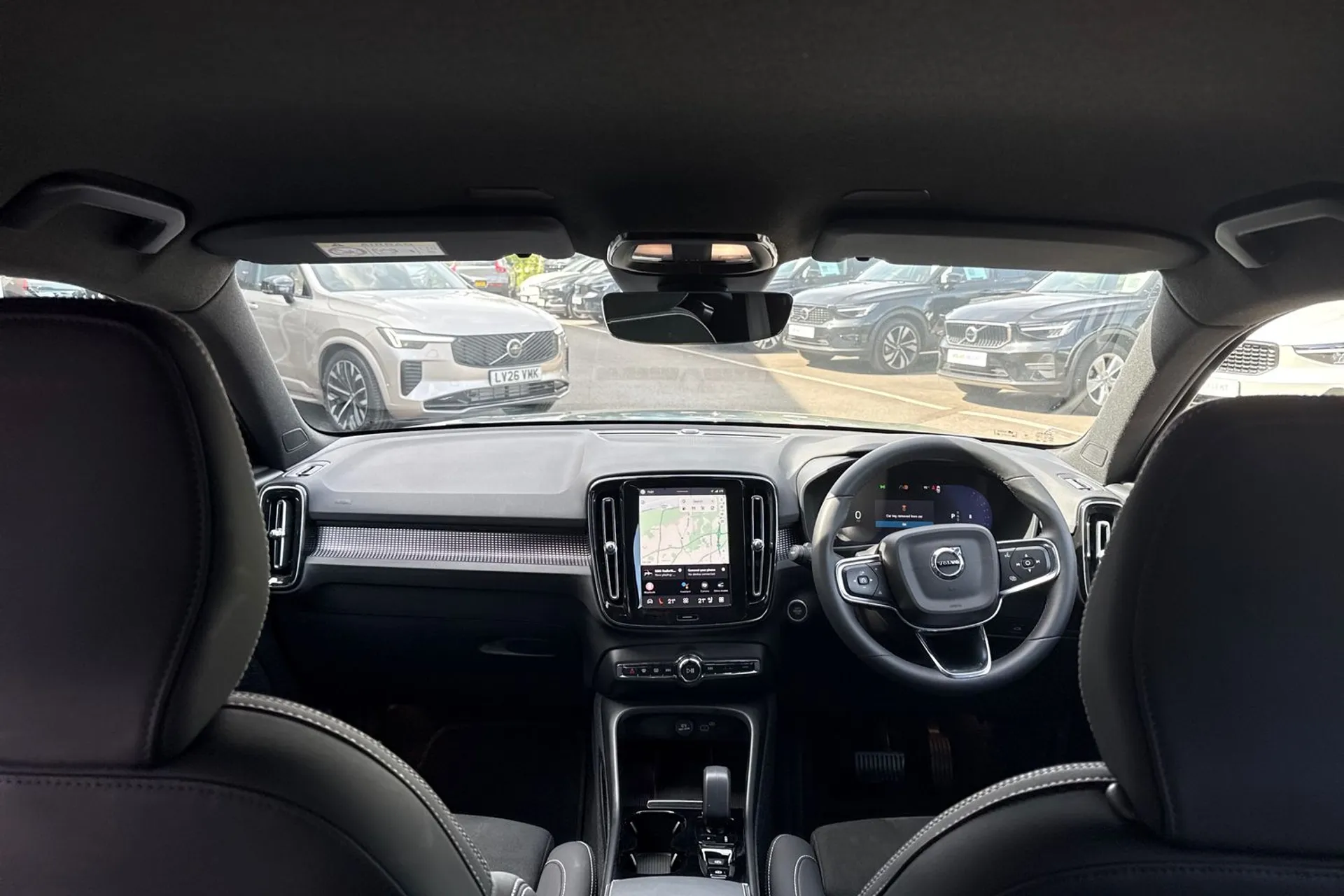 Volvo XC40 thumbnail image number 3