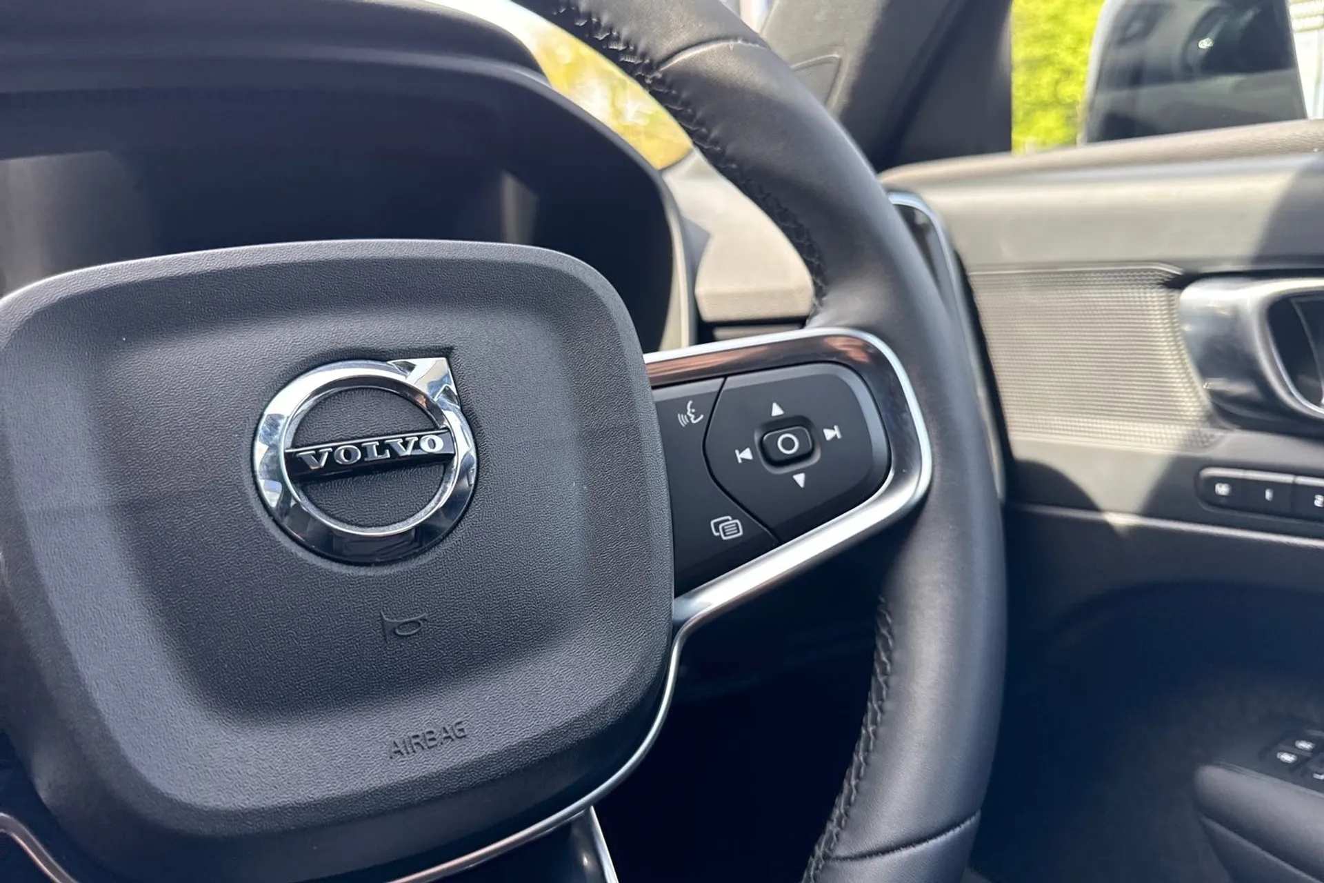 Volvo XC40 thumbnail image number 37