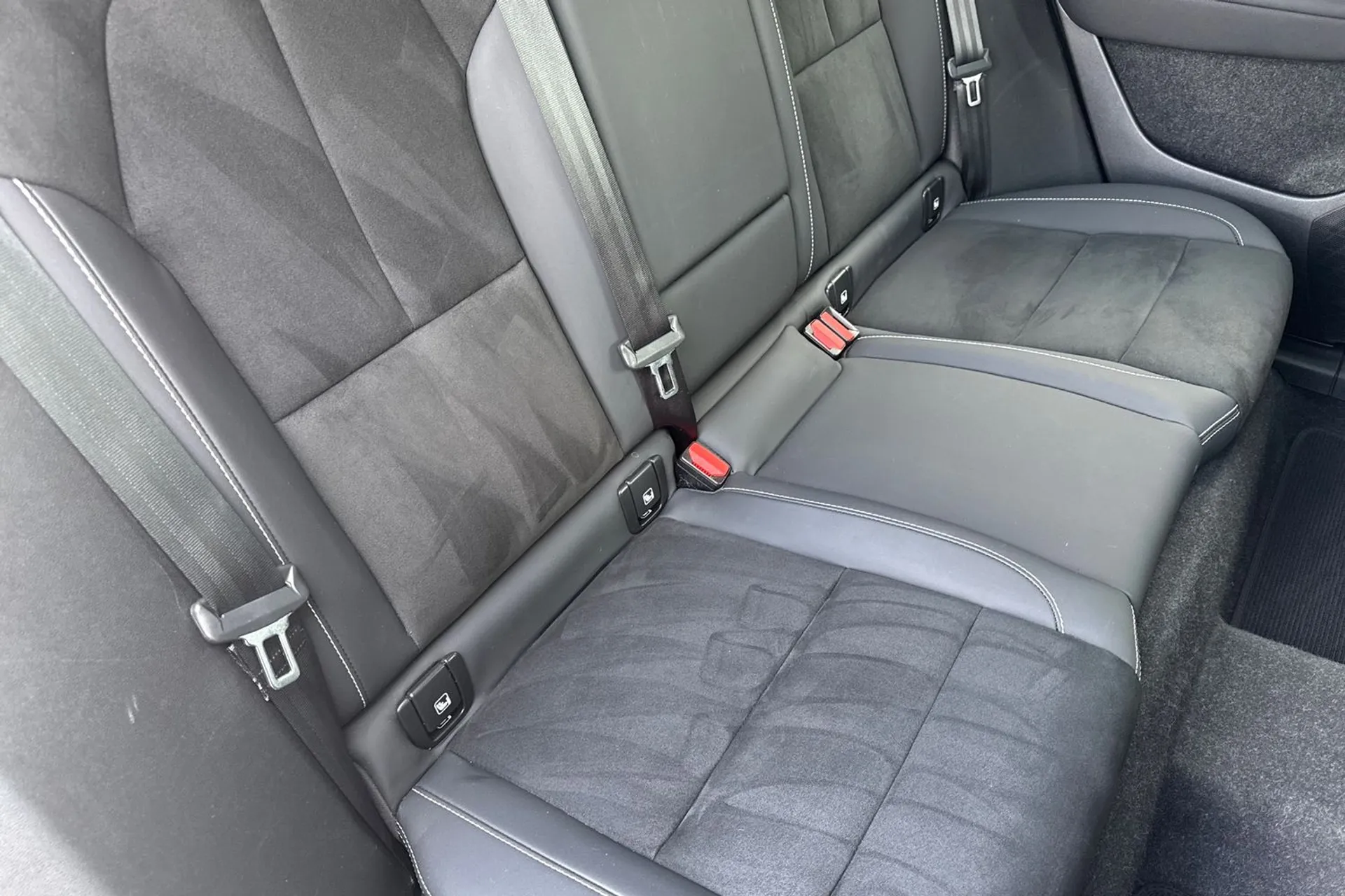 Volvo XC40 thumbnail image number 25