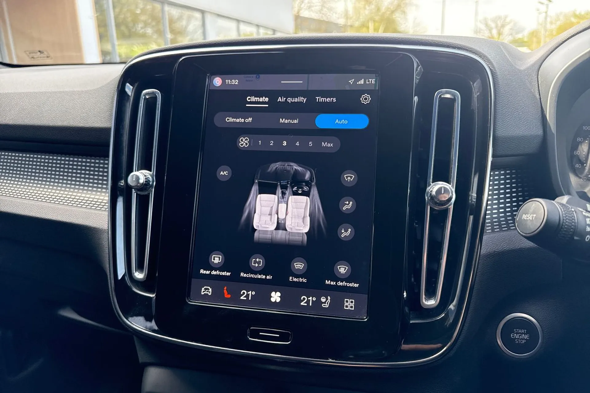 Volvo XC40 thumbnail image number 38