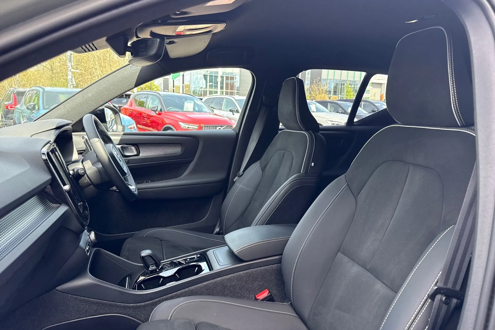 Volvo XC40 thumbnail image number 28