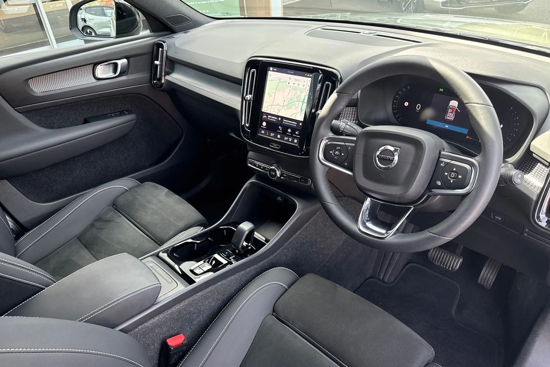 Volvo XC40 thumbnail image number 6