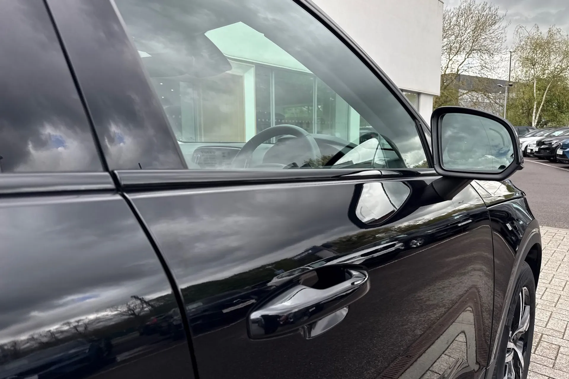 Volvo XC40 thumbnail image number 17