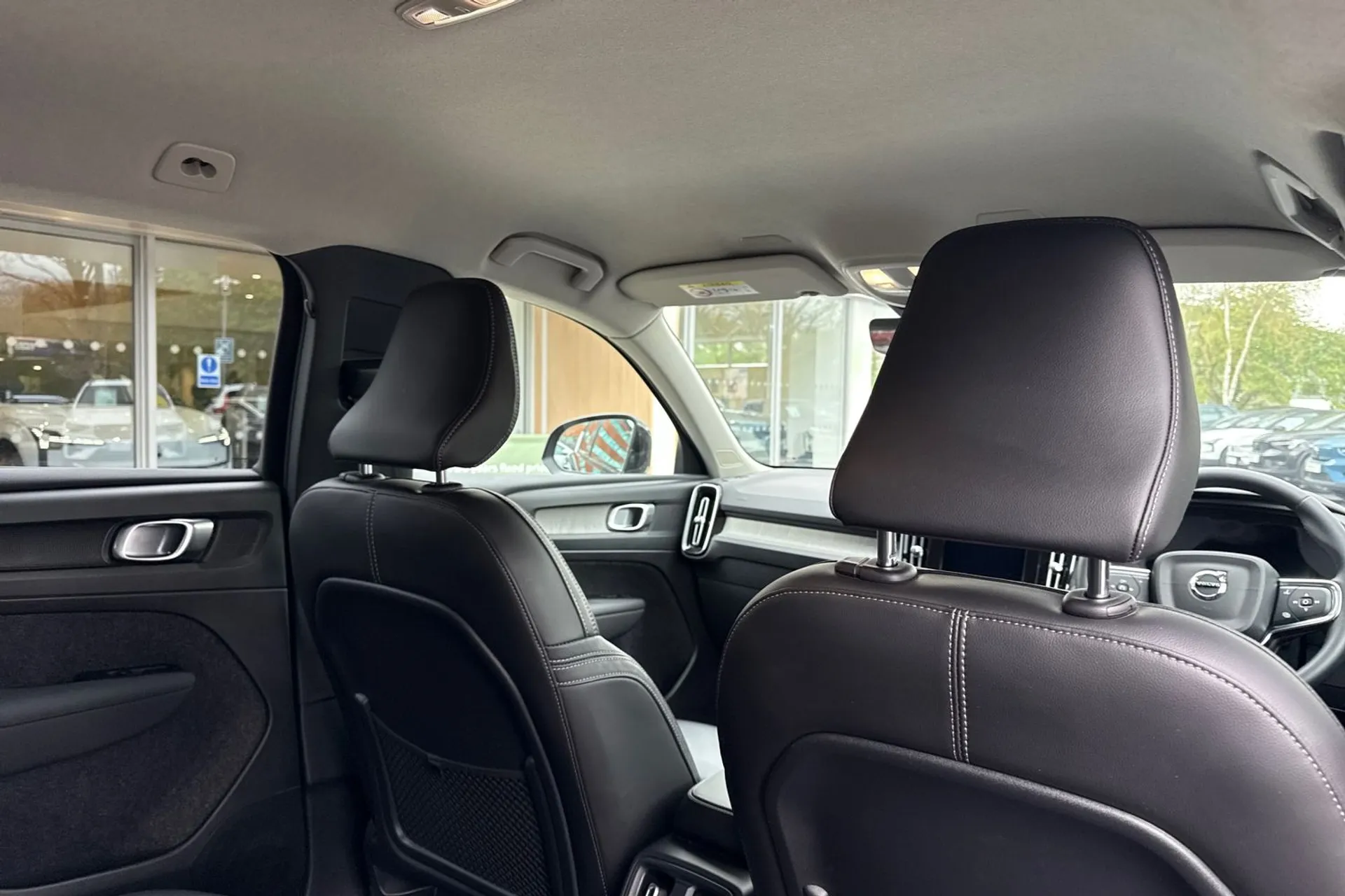 Volvo XC40 thumbnail image number 24