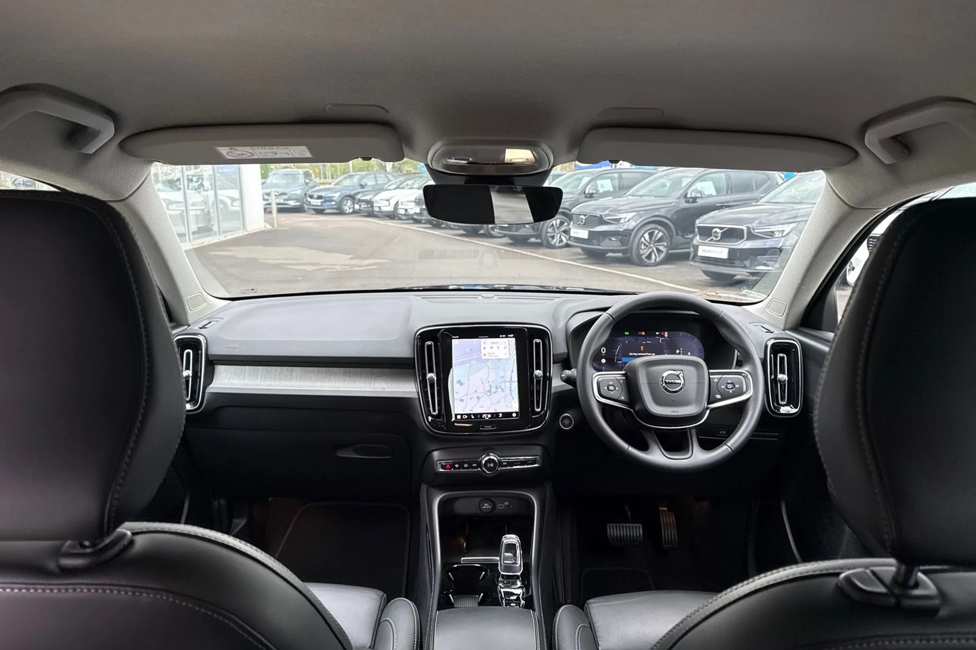 Volvo XC40 thumbnail image number 3