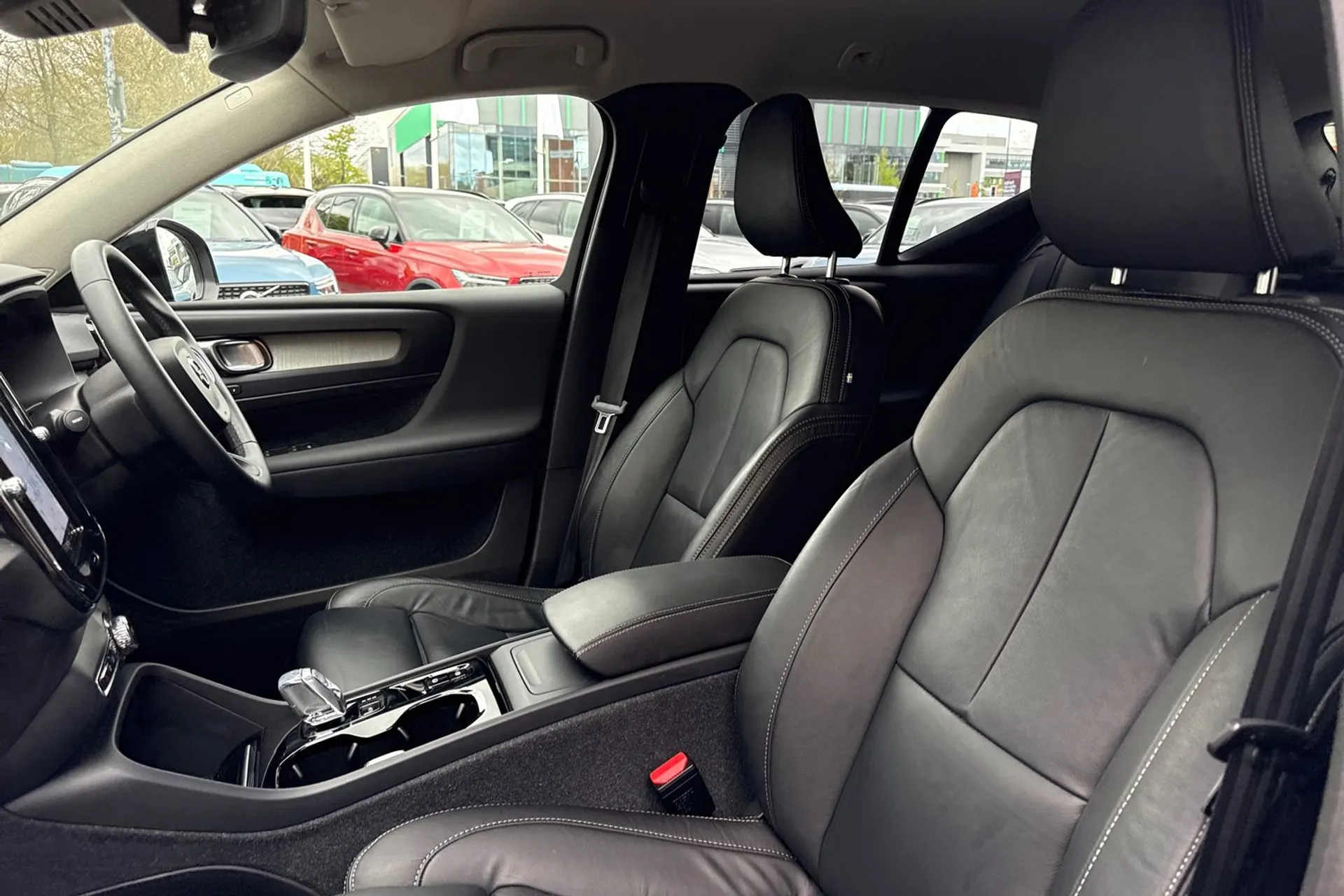 Volvo XC40 thumbnail image number 28