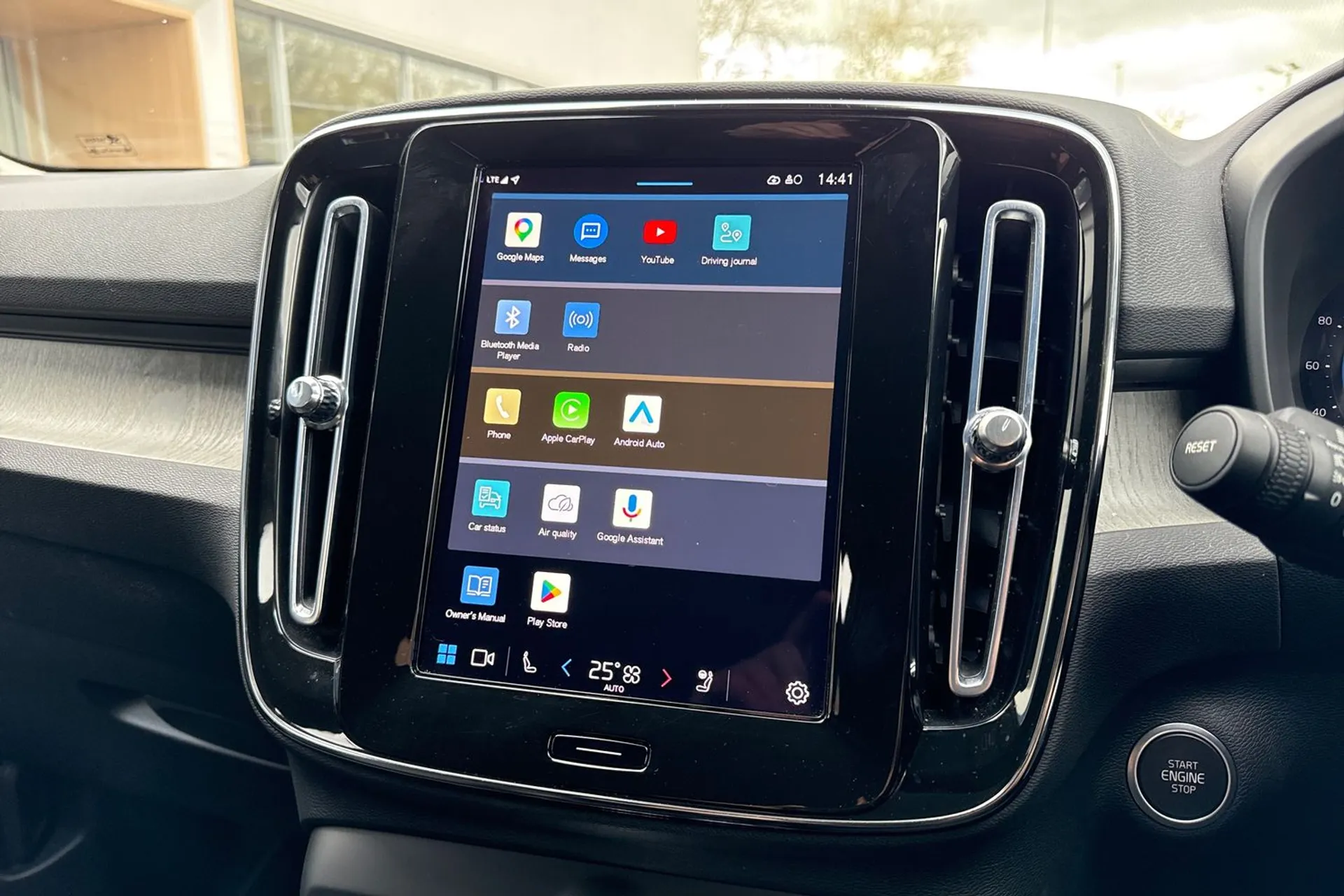 Volvo XC40 thumbnail image number 39