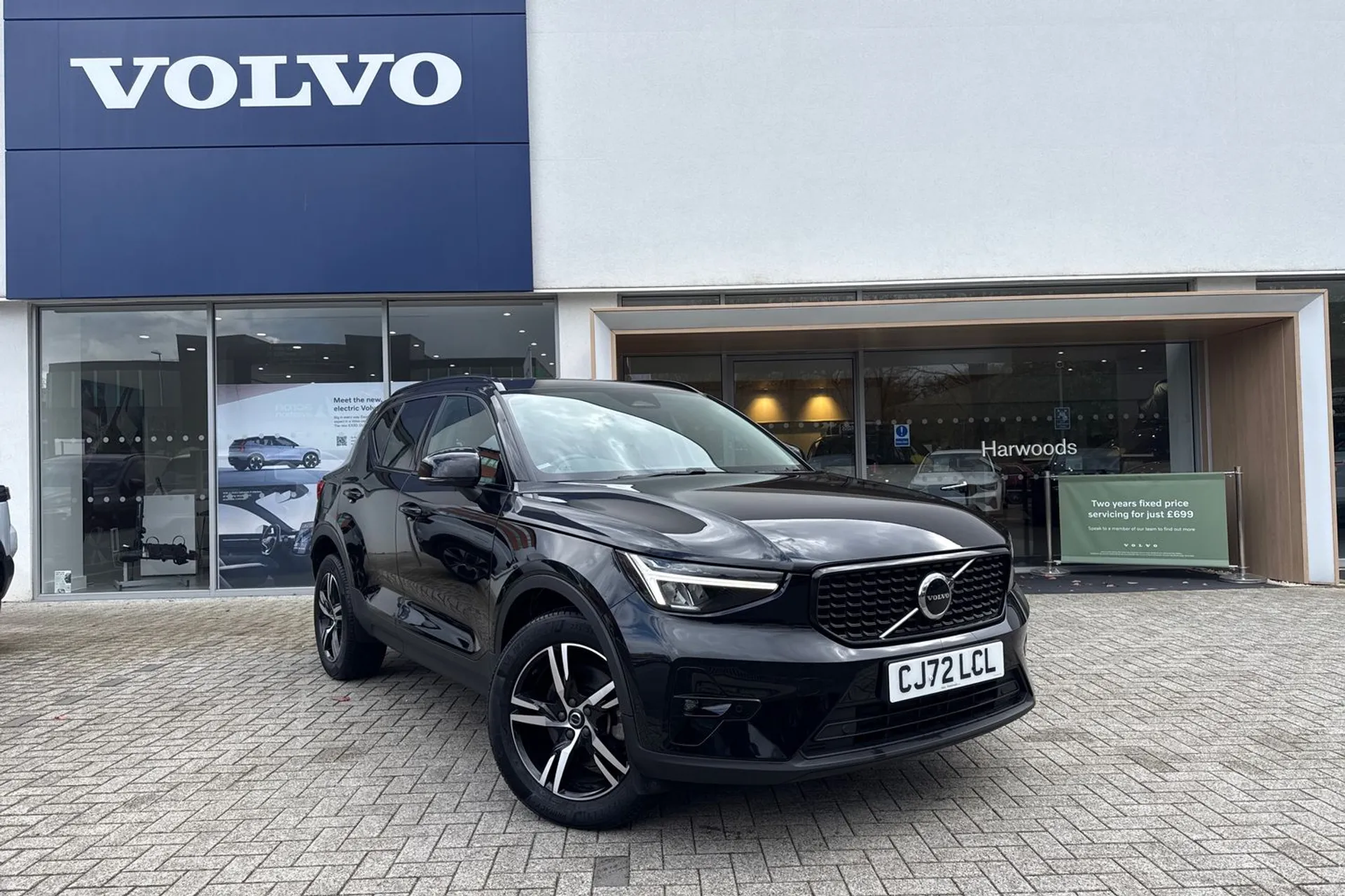 Volvo XC40 focused image