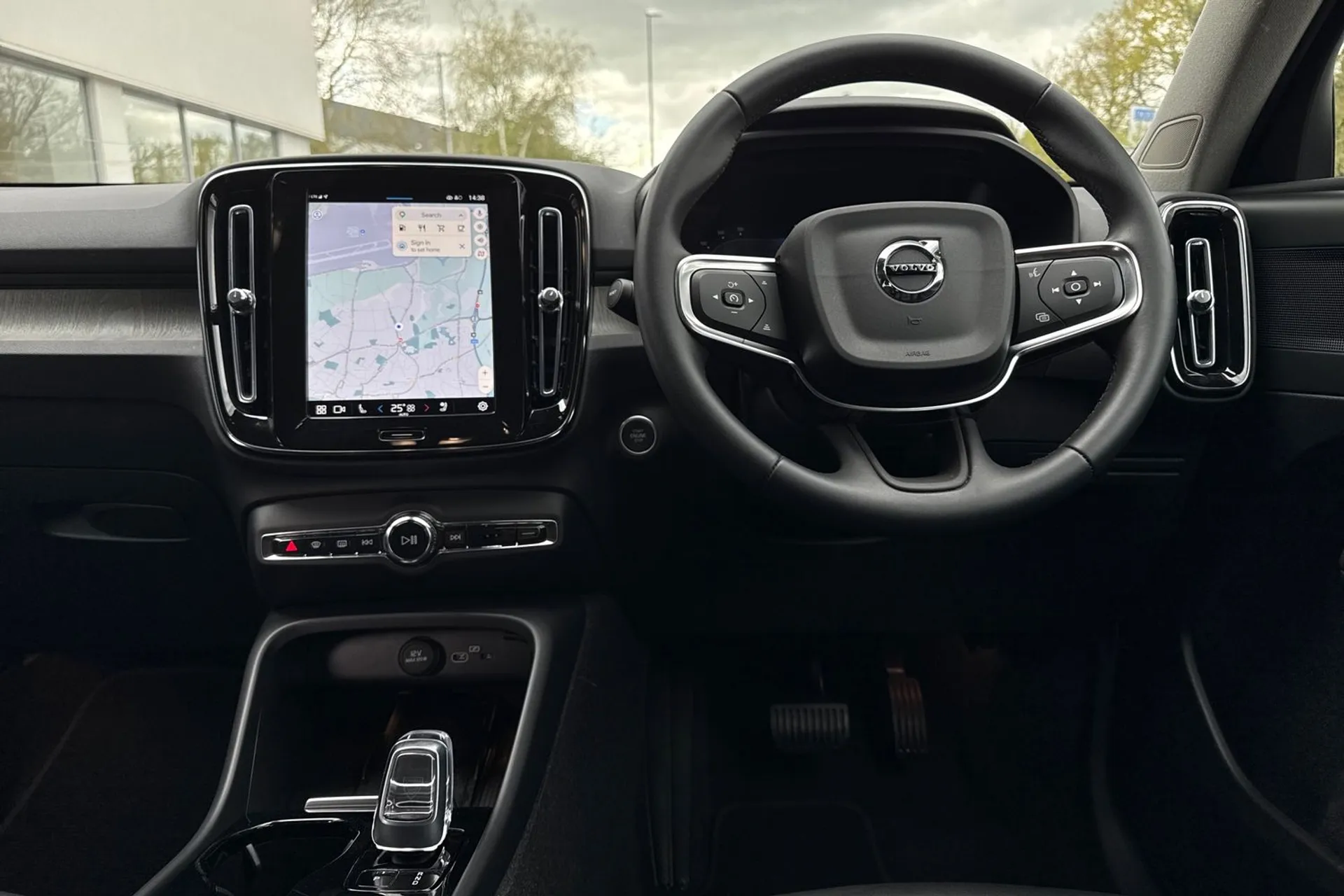 Volvo XC40 thumbnail image number 34