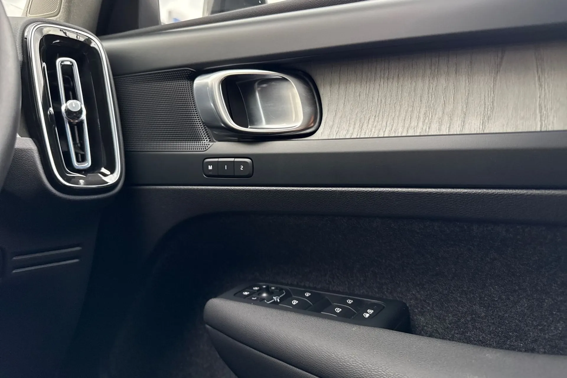 Volvo XC40 thumbnail image number 40