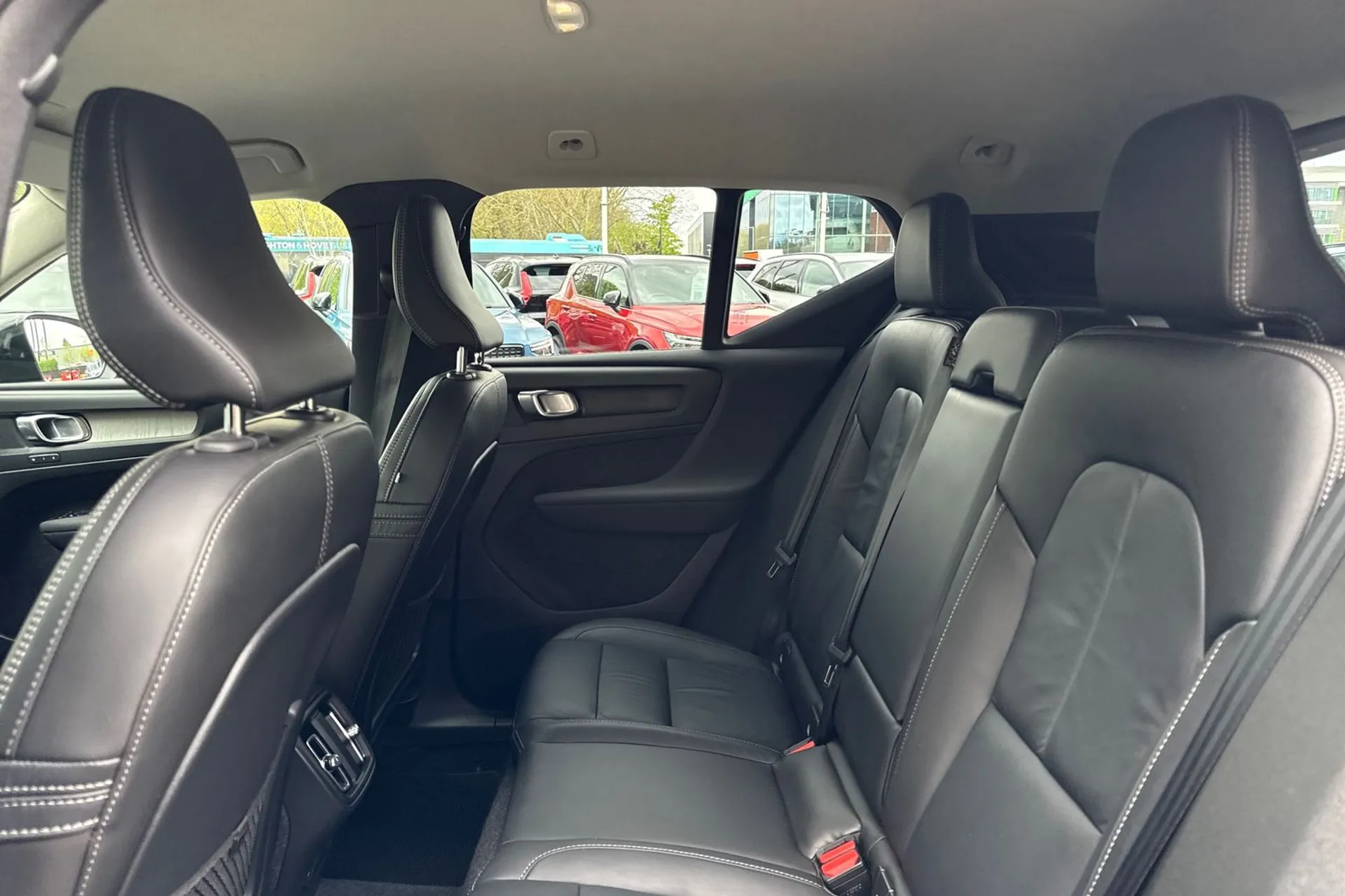 Volvo XC40 thumbnail image number 30