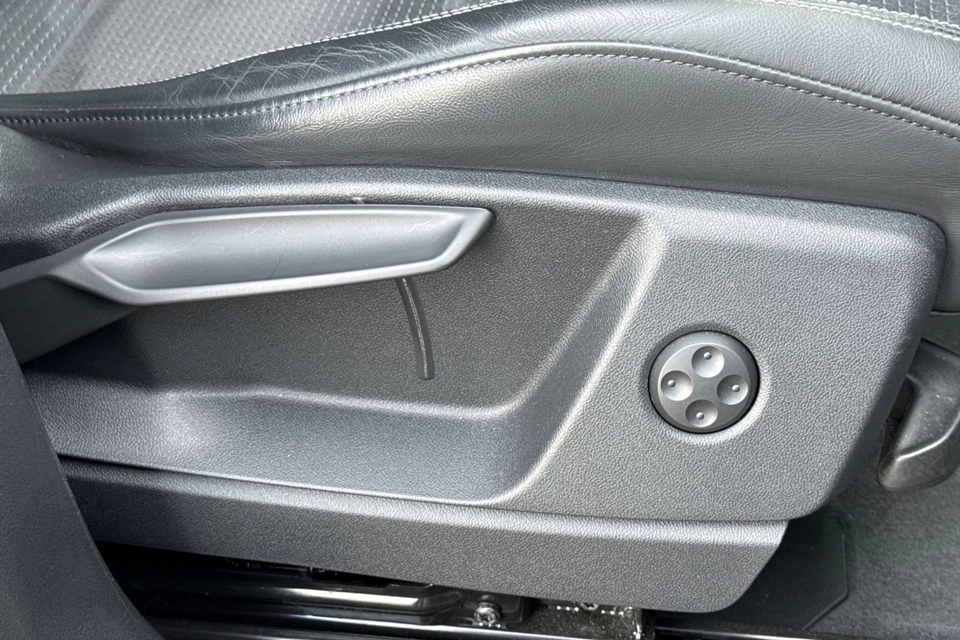 Audi Q5 thumbnail image number 48