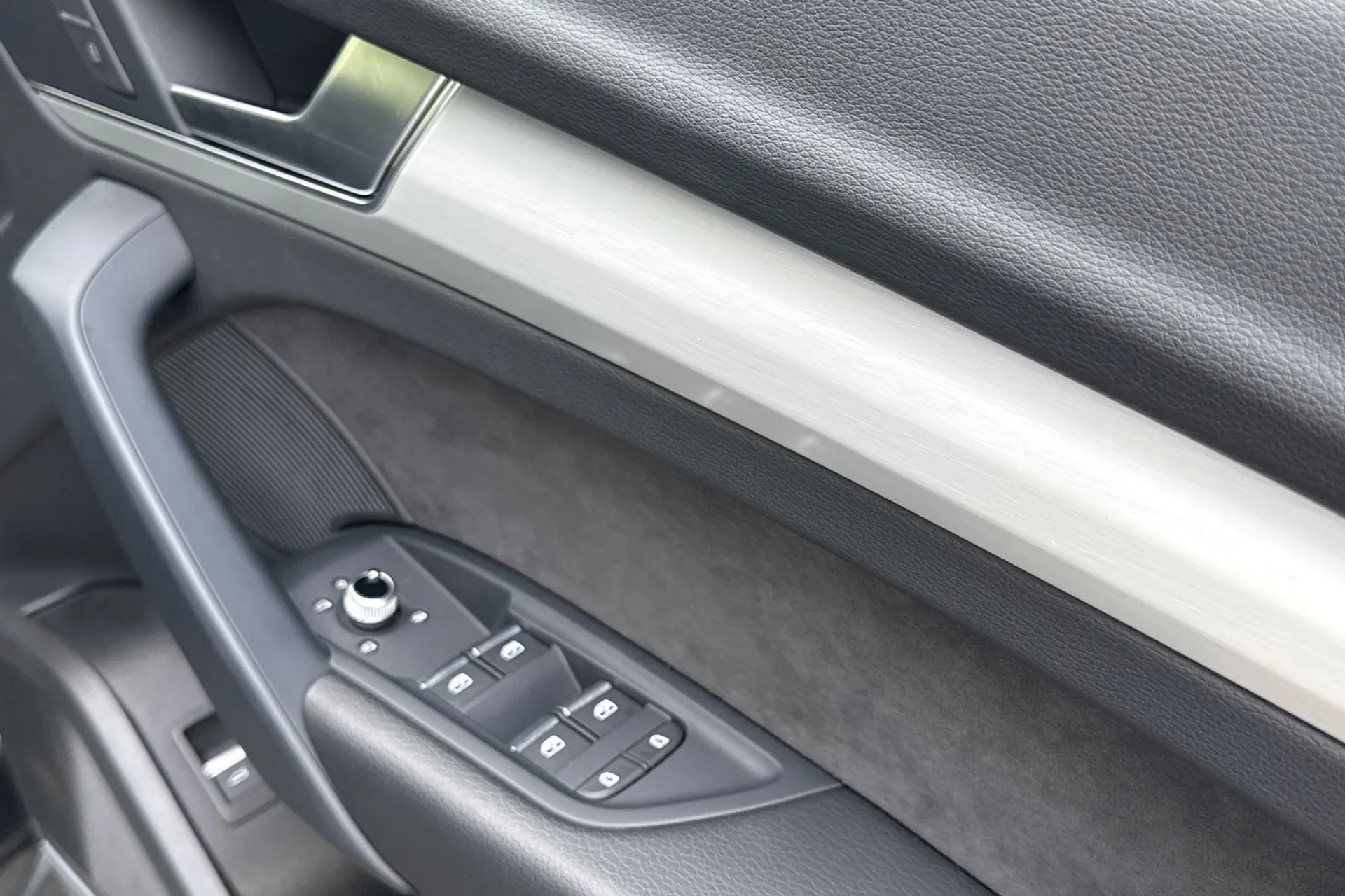 Audi Q5 thumbnail image number 47