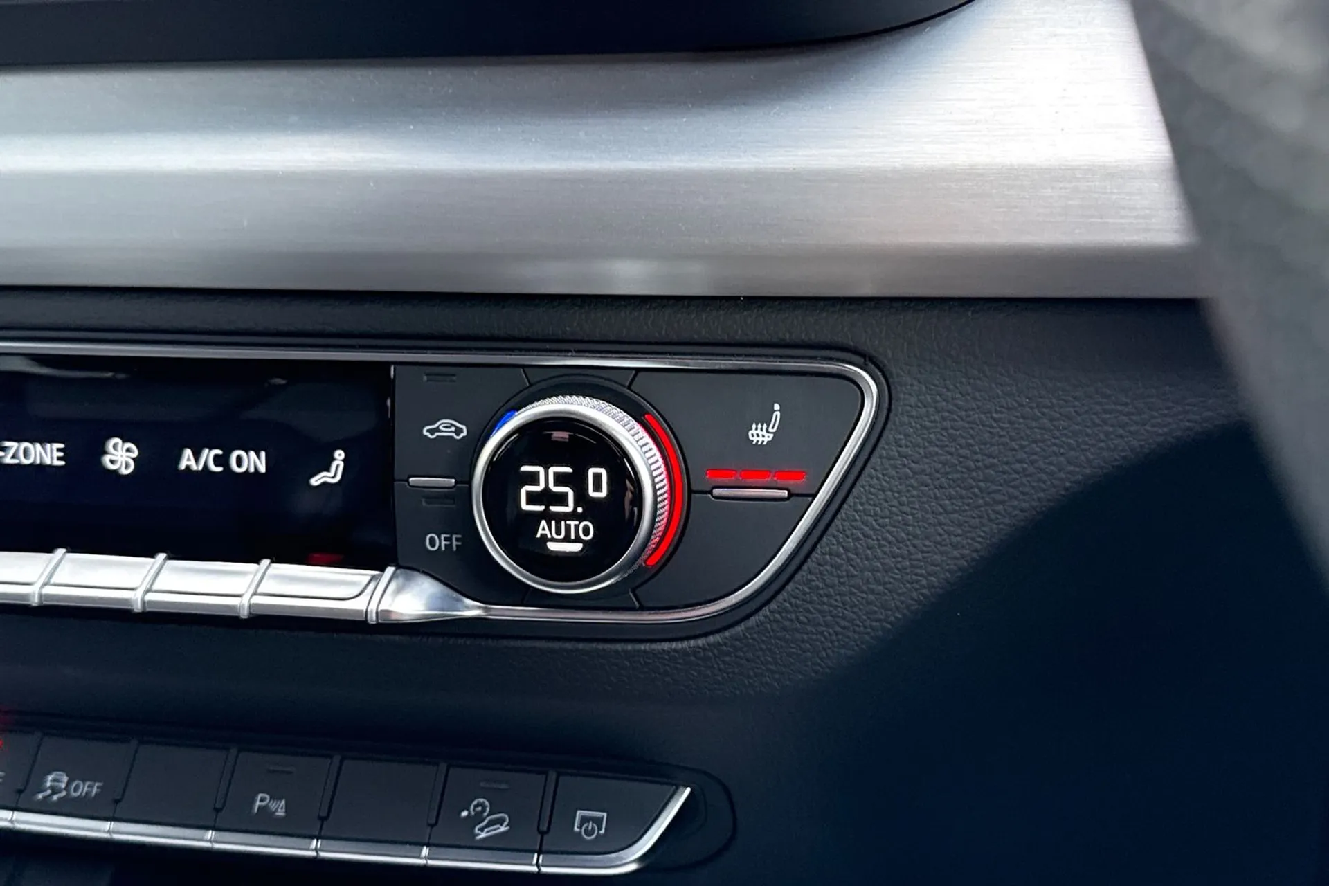 Audi Q5 thumbnail image number 26